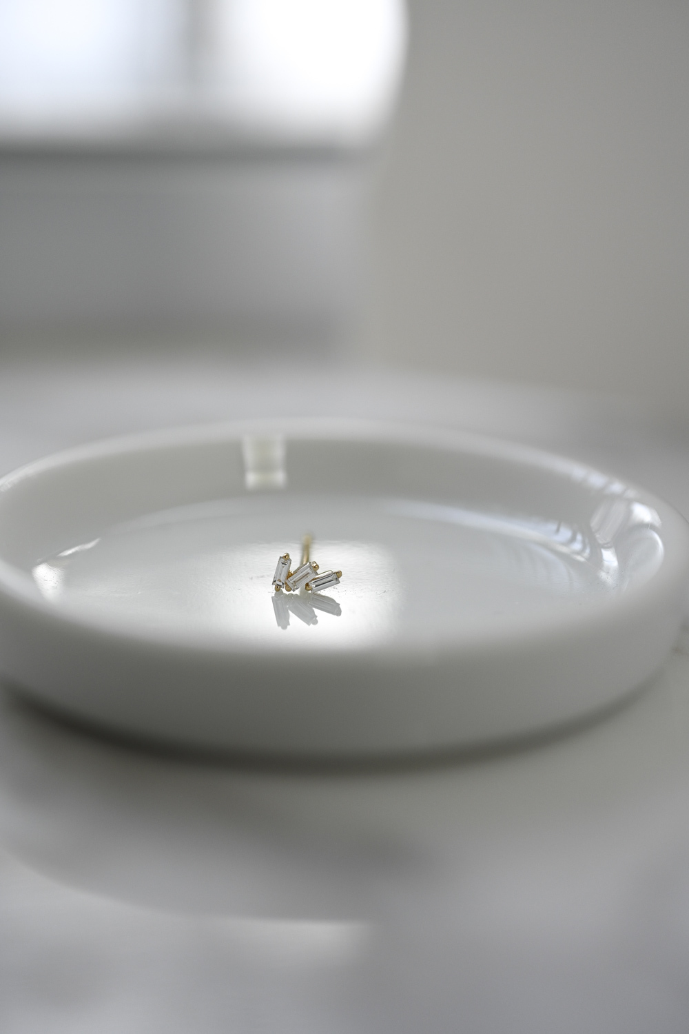 18K Mini Baguette Diamond Earring