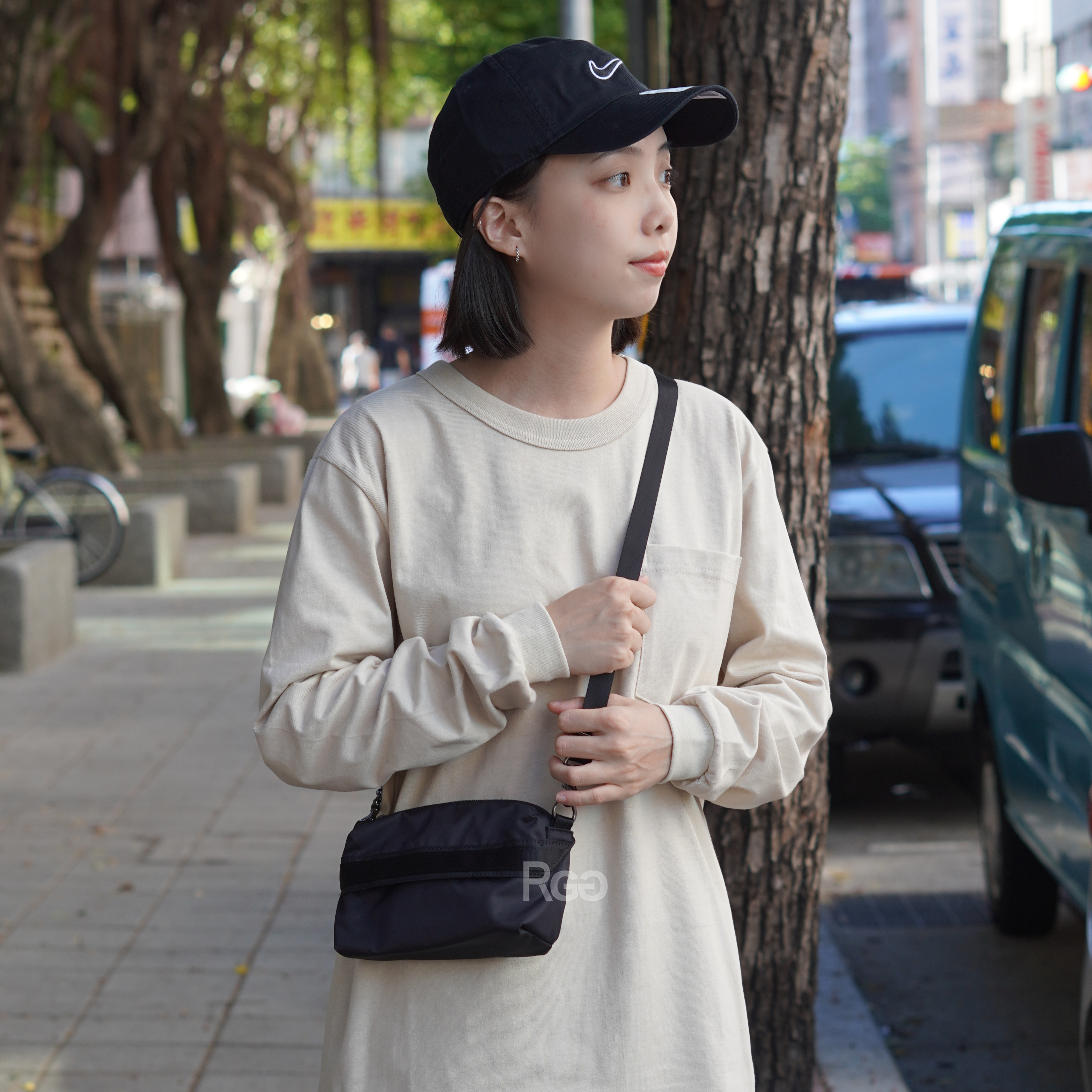 Nike Sportswear Futura Luxe 側背包 小包 (CW9304-010)