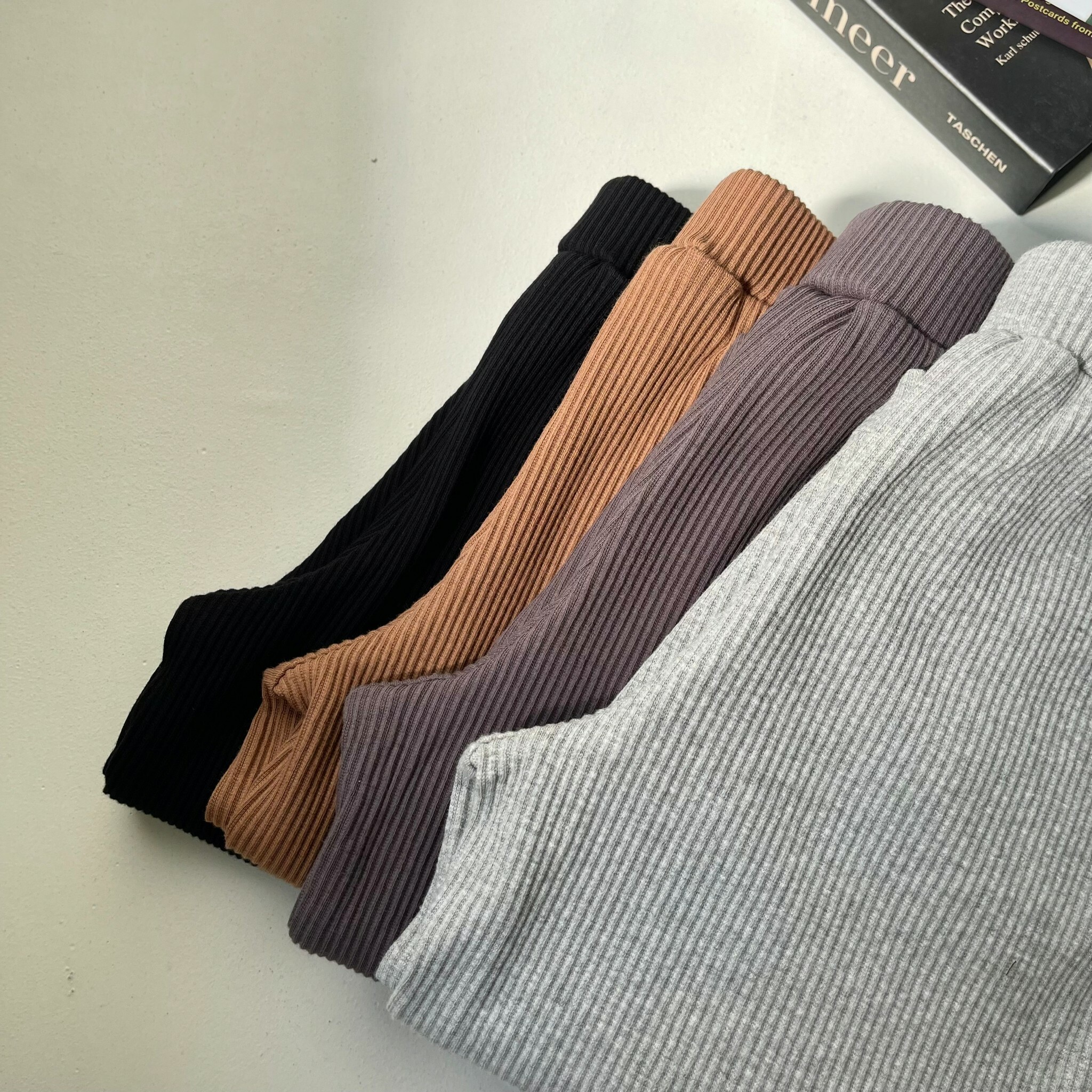 GUA_坑條開衩休閒棉褲_G9008