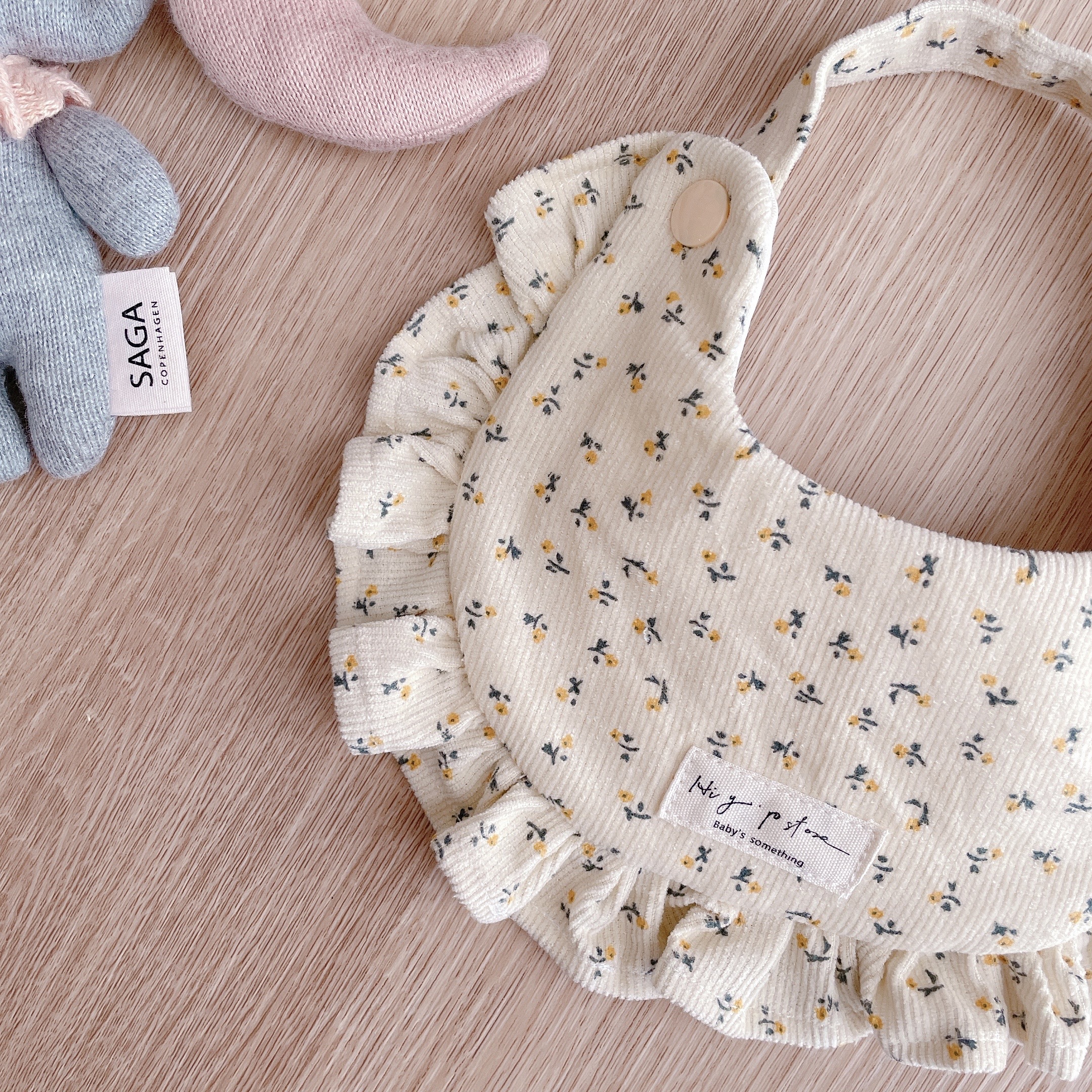 Hi Y.P store-手作圍兜-燈芯絨小黃花