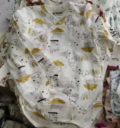 D19WE_白色彩虹松鼠長袖包屁