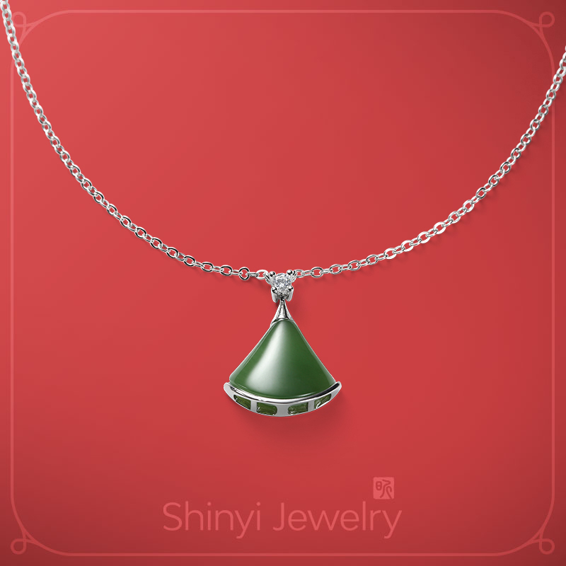 裙擺搖搖天然碧玉銀墜