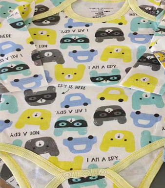 D24WE_白色I am a spy bear 長袖包屁