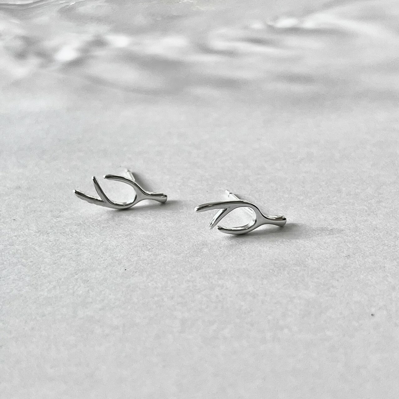 │簡約│鹿角 • 耳針耳夾 • 純銀耳環 • 可碰水 • 抗過敏 S925