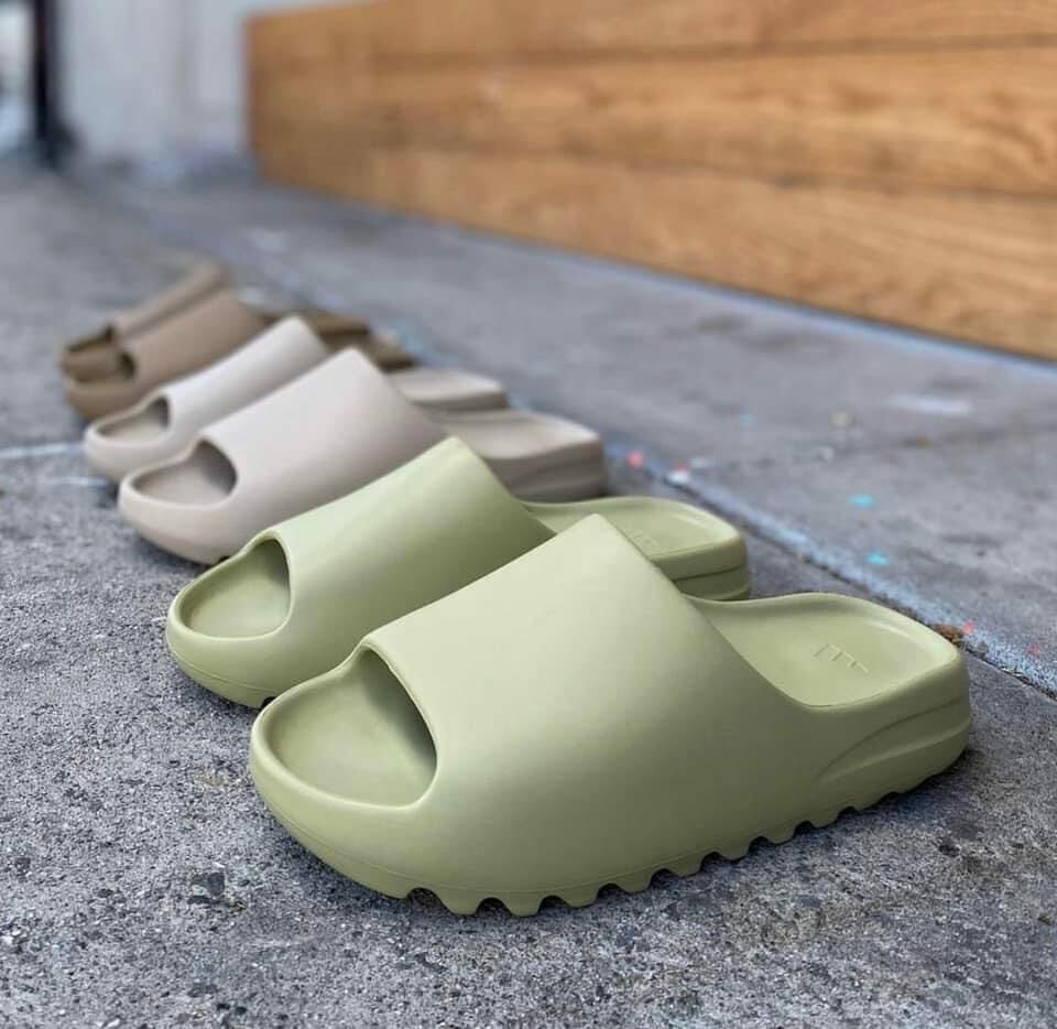 YEEZY SLIDE RESIN 24.5cm-