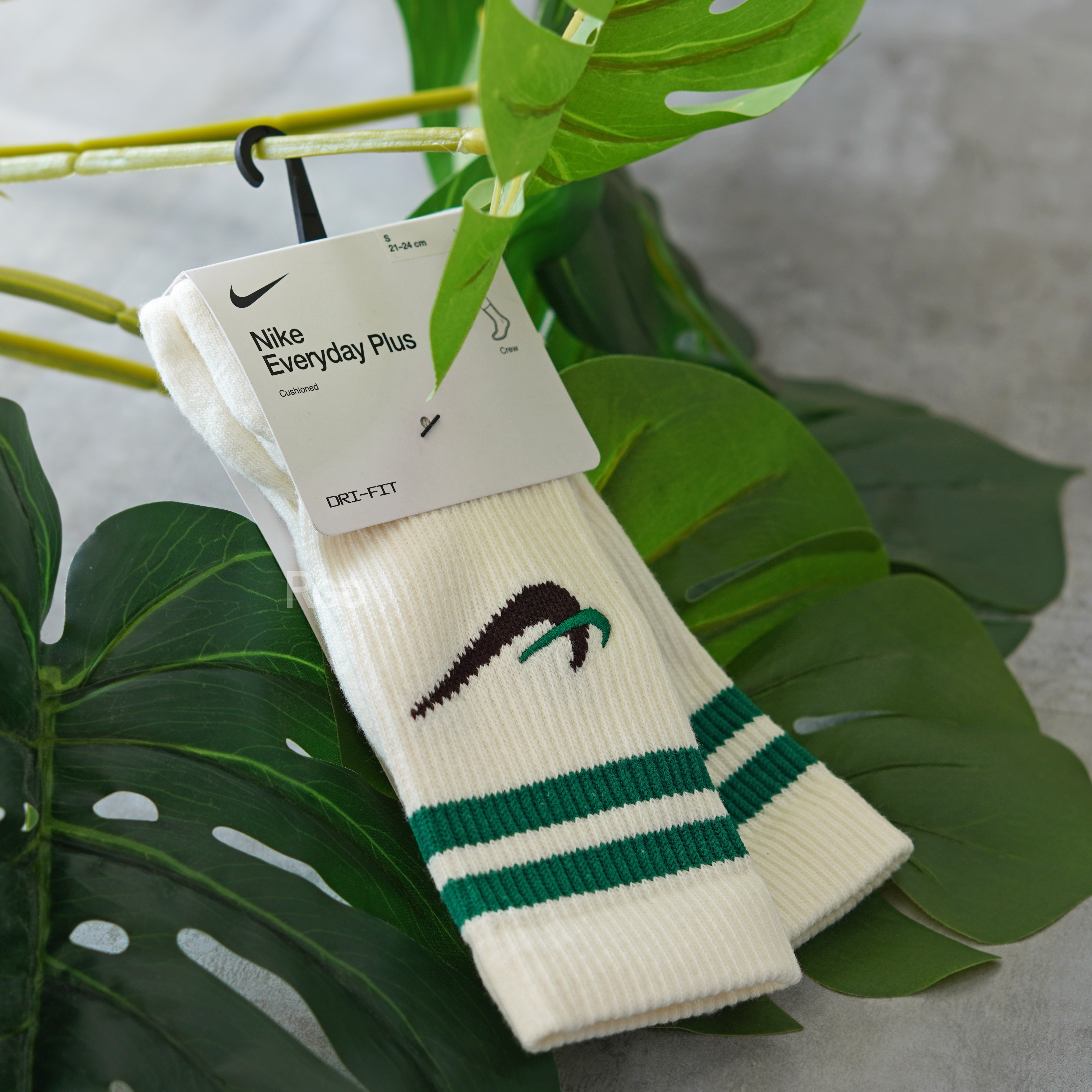 Nike Everyday Plus 復古米白奶油綠雙勾長襪 (DQ9165-133)