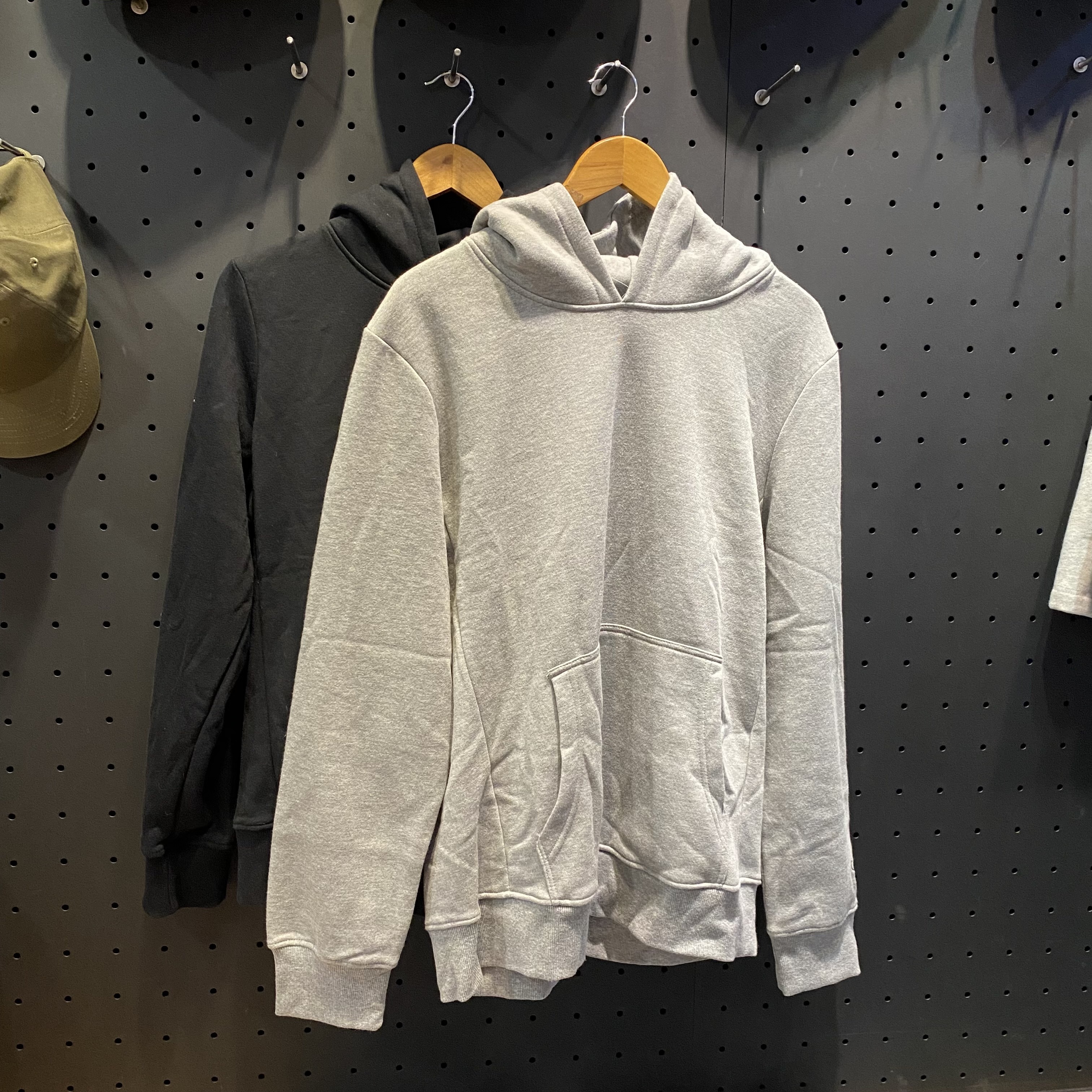 【Asper】素面帽T 刷毛 刺繡 厚磅 台灣製 黑灰兩色