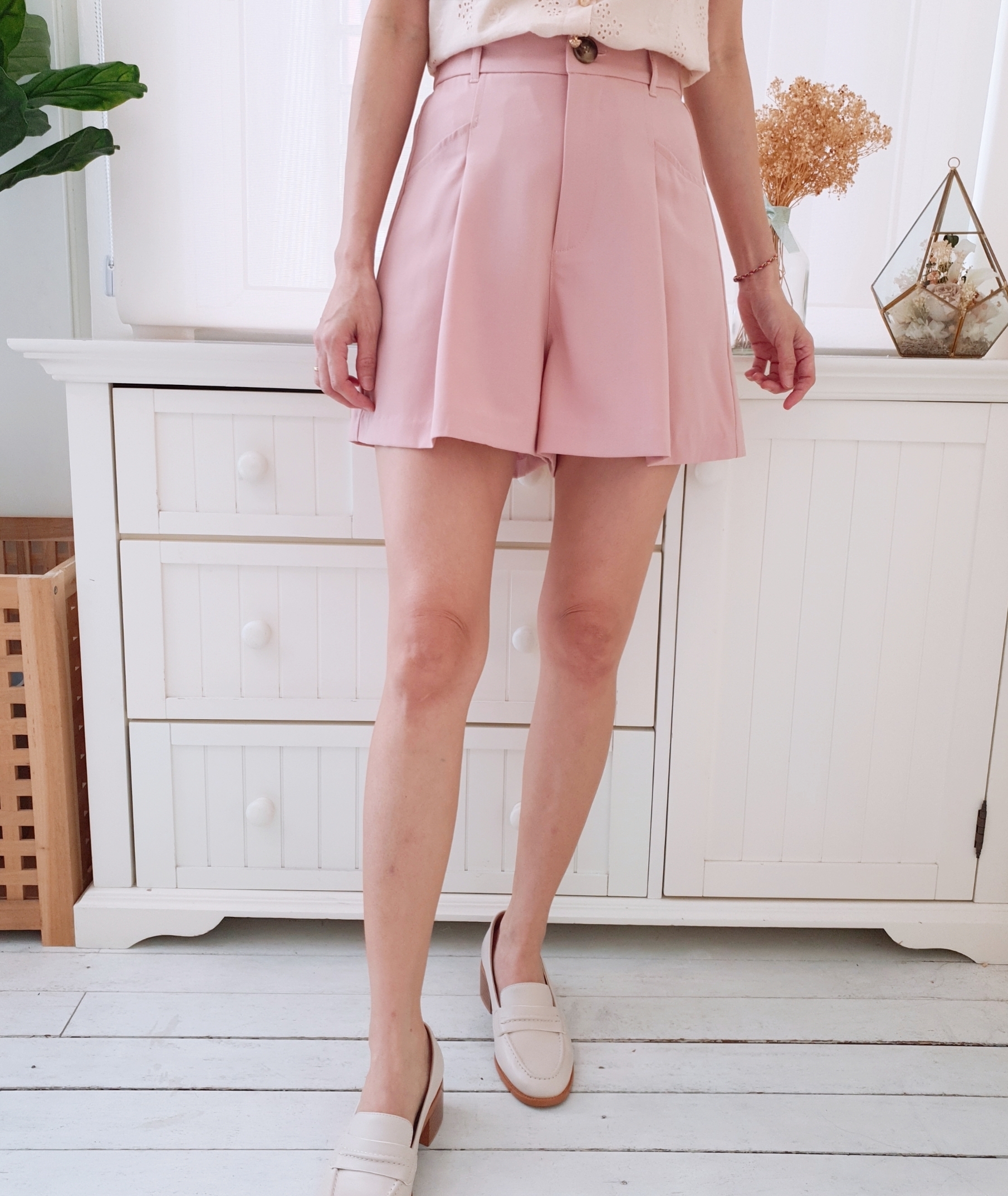 BACK RUBBER WAIST FLARED SHORTS