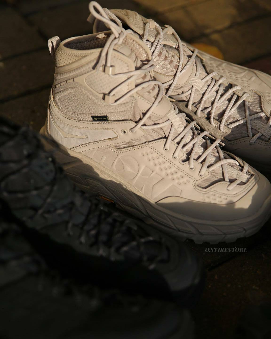 {現貨} HOKA ONE ONE TOR ULTRA HI Gore-Tex "Beige"