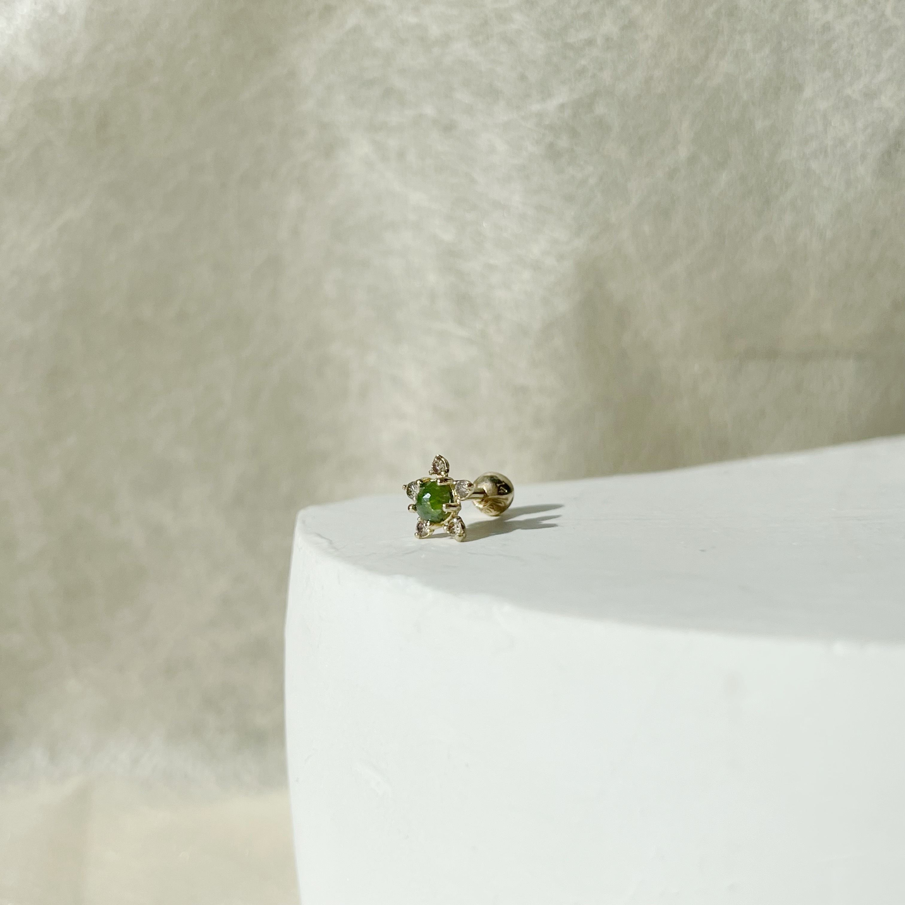 14K Diamond Star綠鑽原礦轉珠耳環