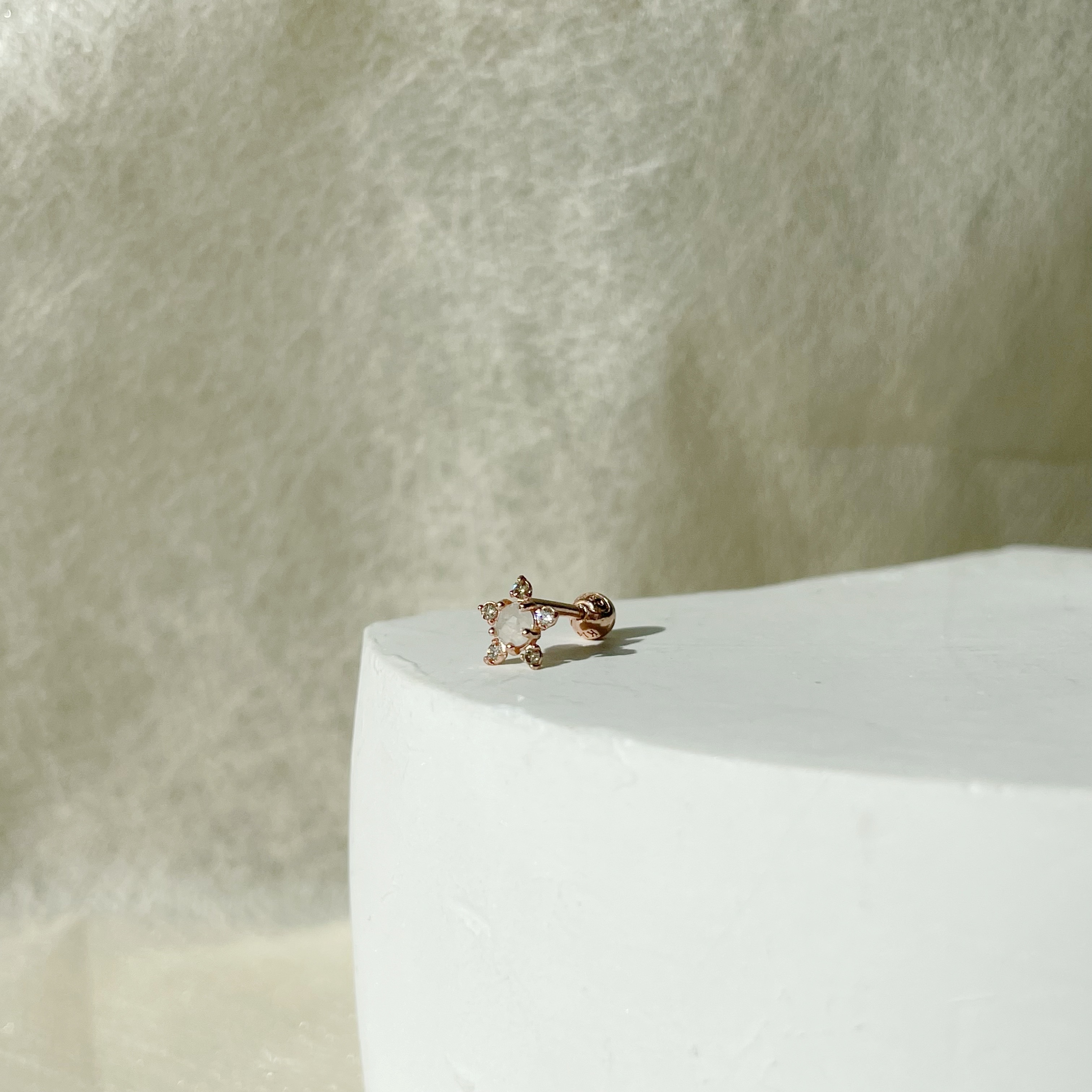 14K Diamond Star灰鑽原礦轉珠耳環