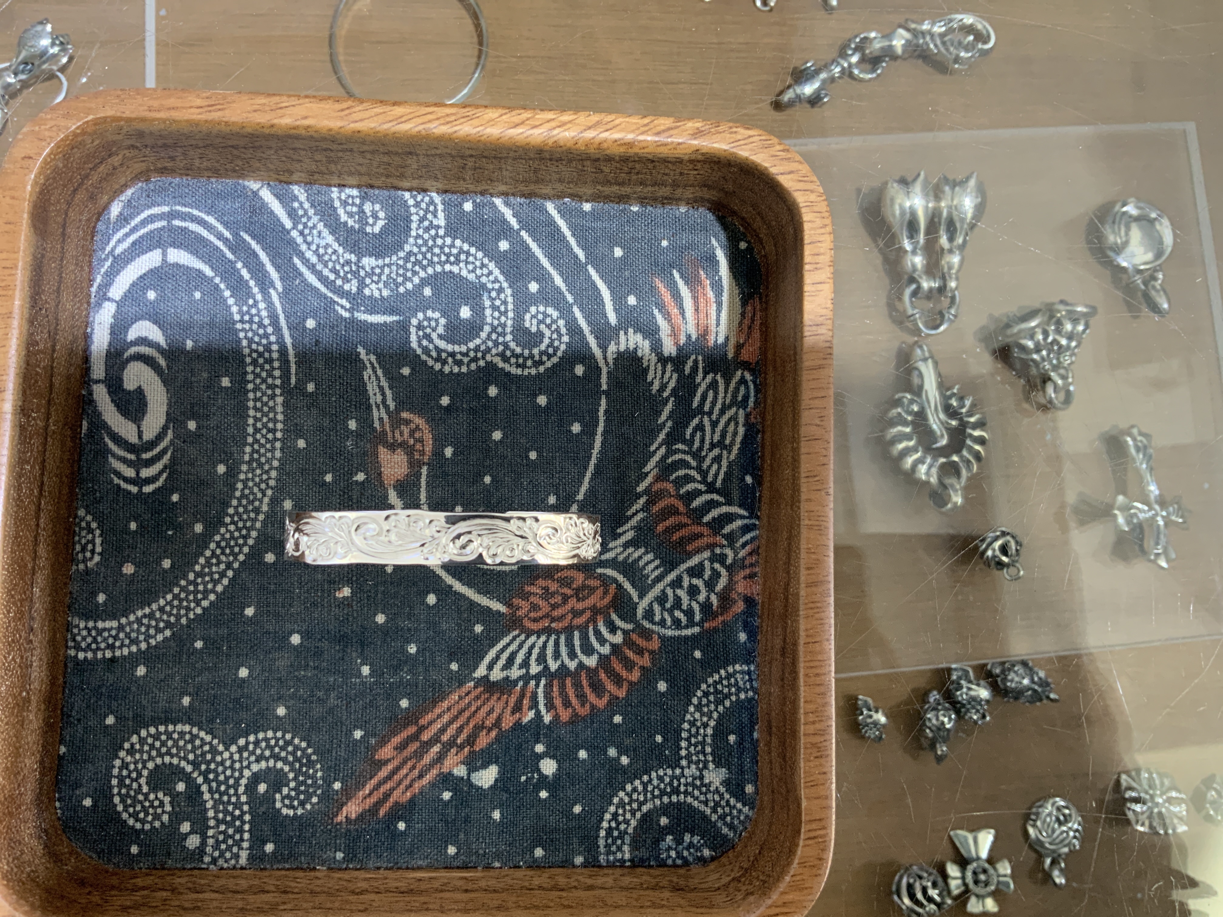 8mm 純銀唐草Bangle