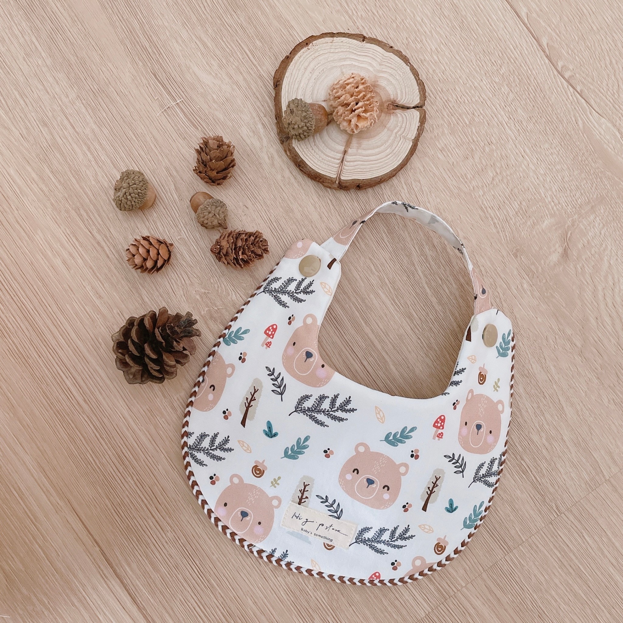 Hi Y.P store-手作圍兜-獨家設計款-森林棕熊