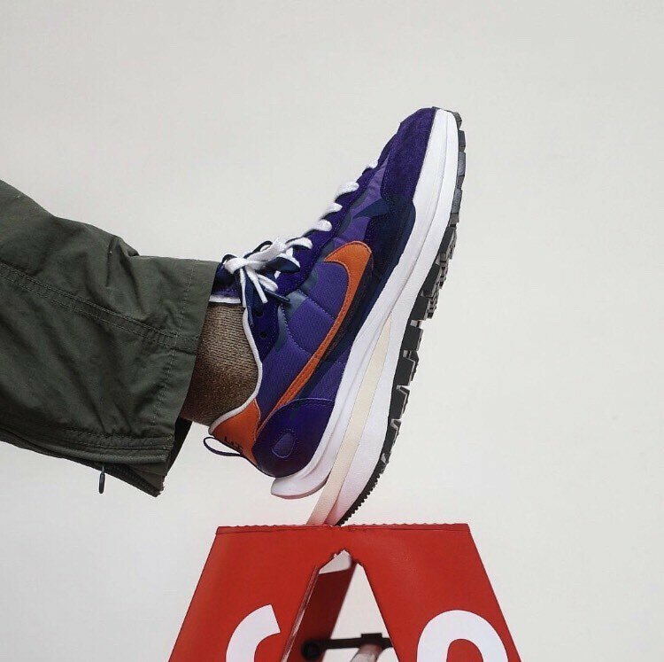 iSNEAKERS｜Sacai x Nike Vaporwaffle "Dark Iris" 藍紫橘 DD1875-500