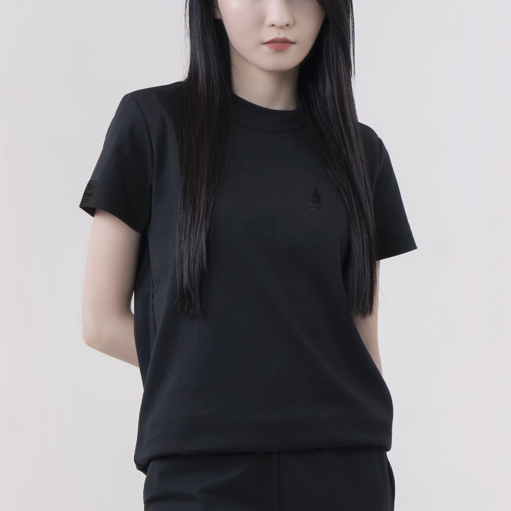 山系LOGO亮黑短袖Tee (女裝)