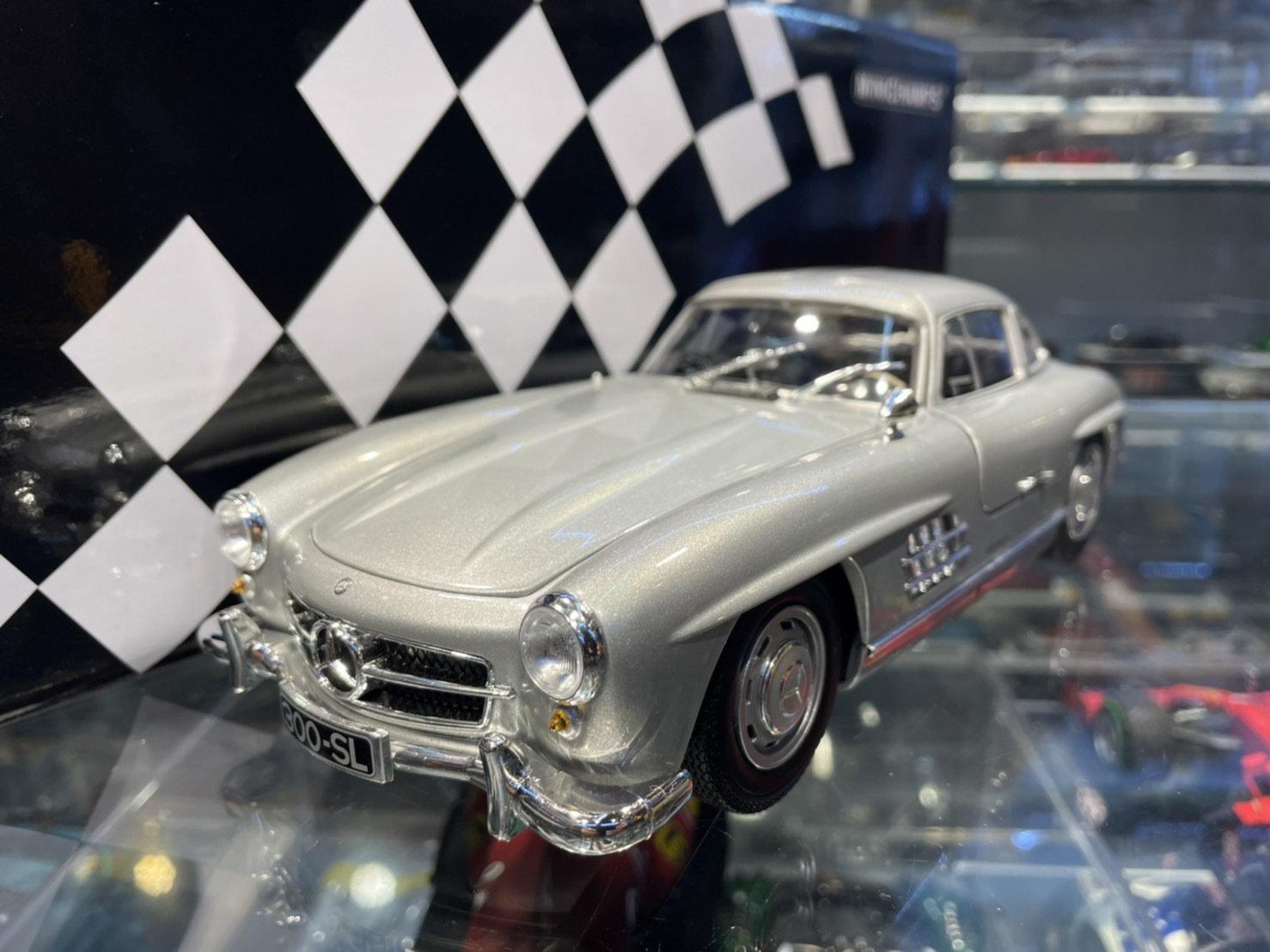 Minichamps 1/18 Scale 180 039042 Mercedes-Benz 300 SL