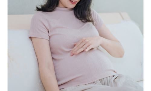 懷孕初期分泌物多正常嗎？了解孕期7大症狀，新手媽咪必備知識看這邊！