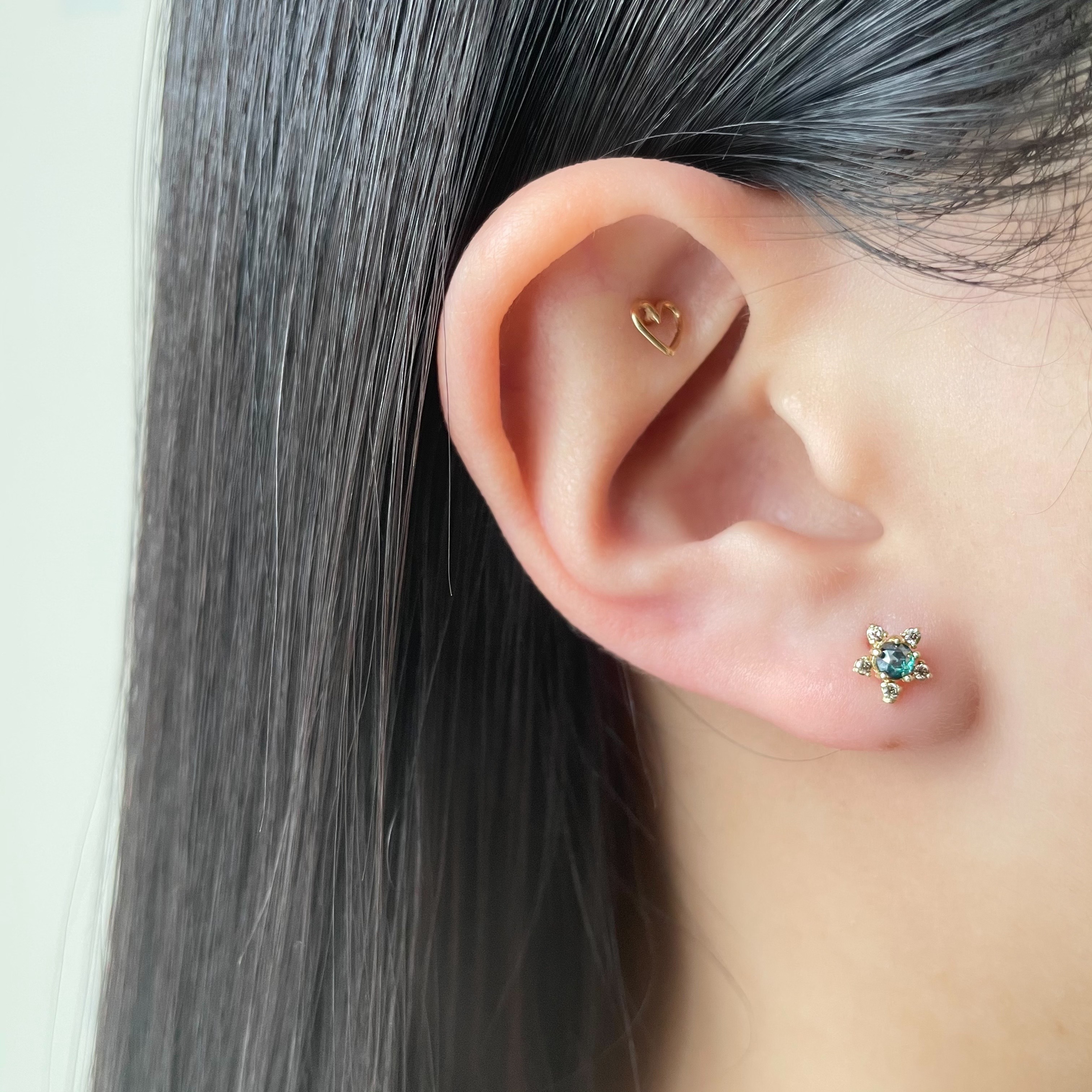 14K Diamond Star藍鑽原礦轉珠耳環