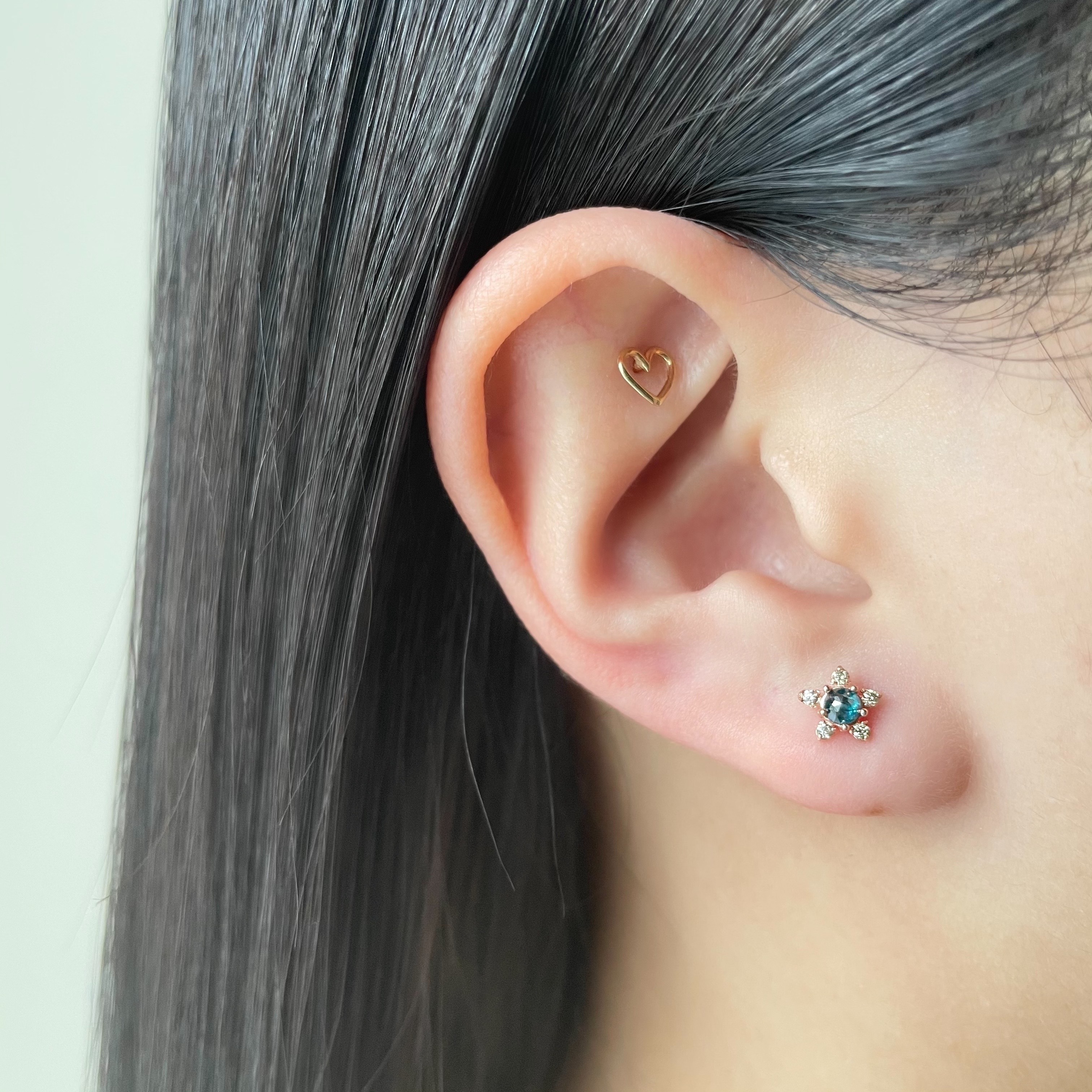 14K Diamond Star藍鑽原礦轉珠耳環