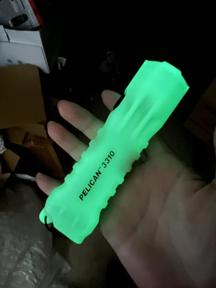 Pelican 3310PL Glow-in-the-dark Flashlight 夜光手電筒