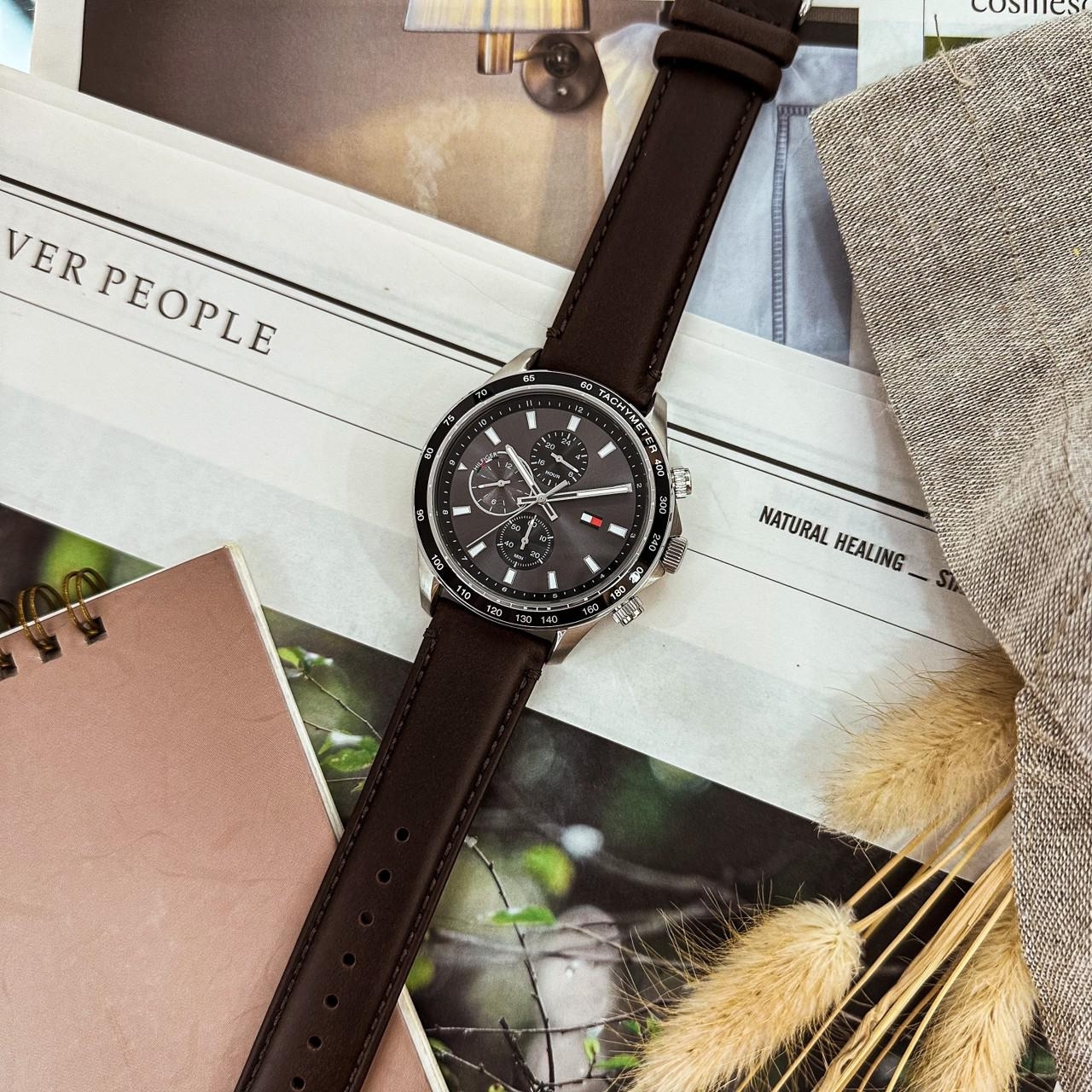 【Tommy Hilfiger】造型三眼紳士腕錶 1792015 44mm 現代鐘錶