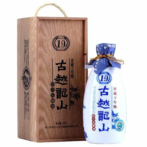 古越龍山　紹興花雕酒　十年　新品 古越龍山- 庫藏十年陳紹興花雕酒(木盒裝) 500ml