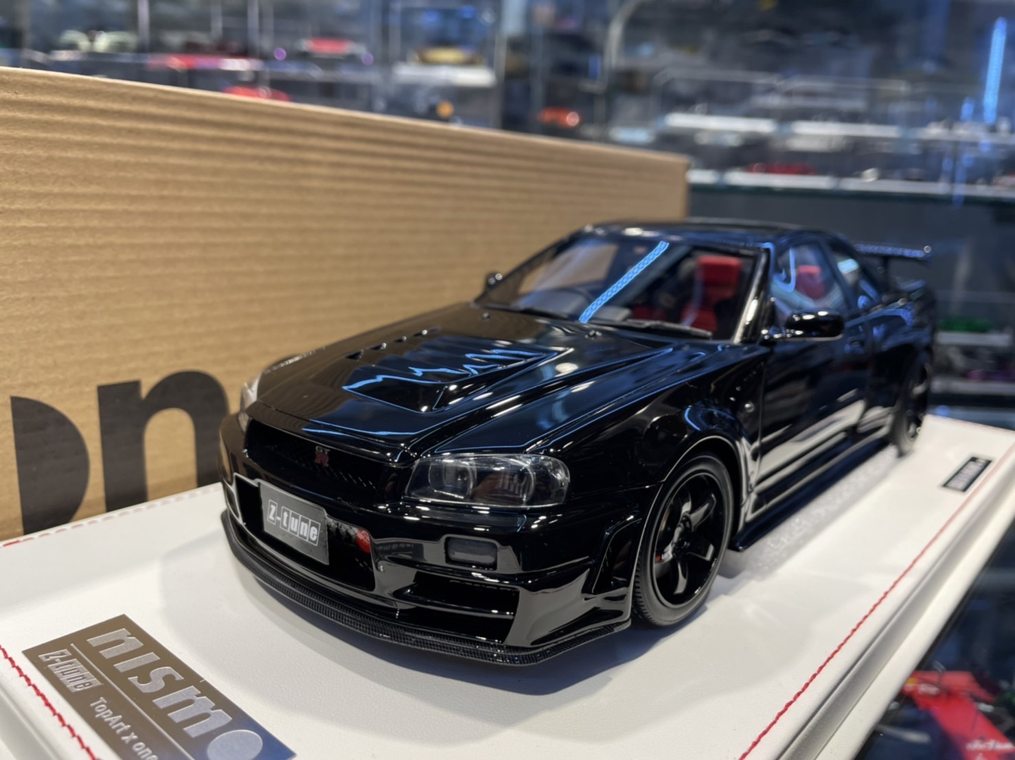 Onemodel Nissan R34 Z-tune Nismo GTR 黑色1/18 (樹酯車)