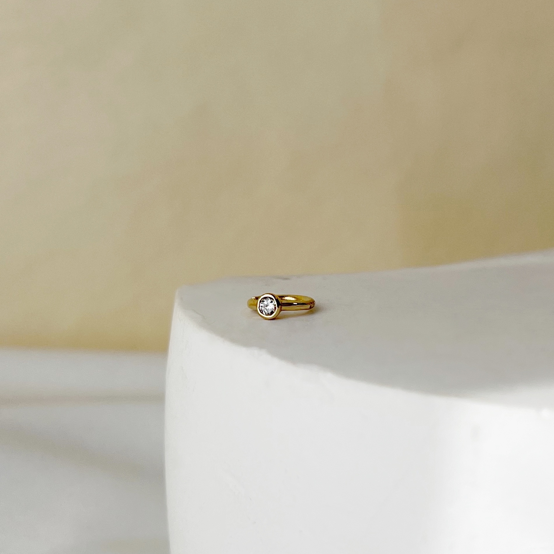 14K圓邊真鑽耳骨圈