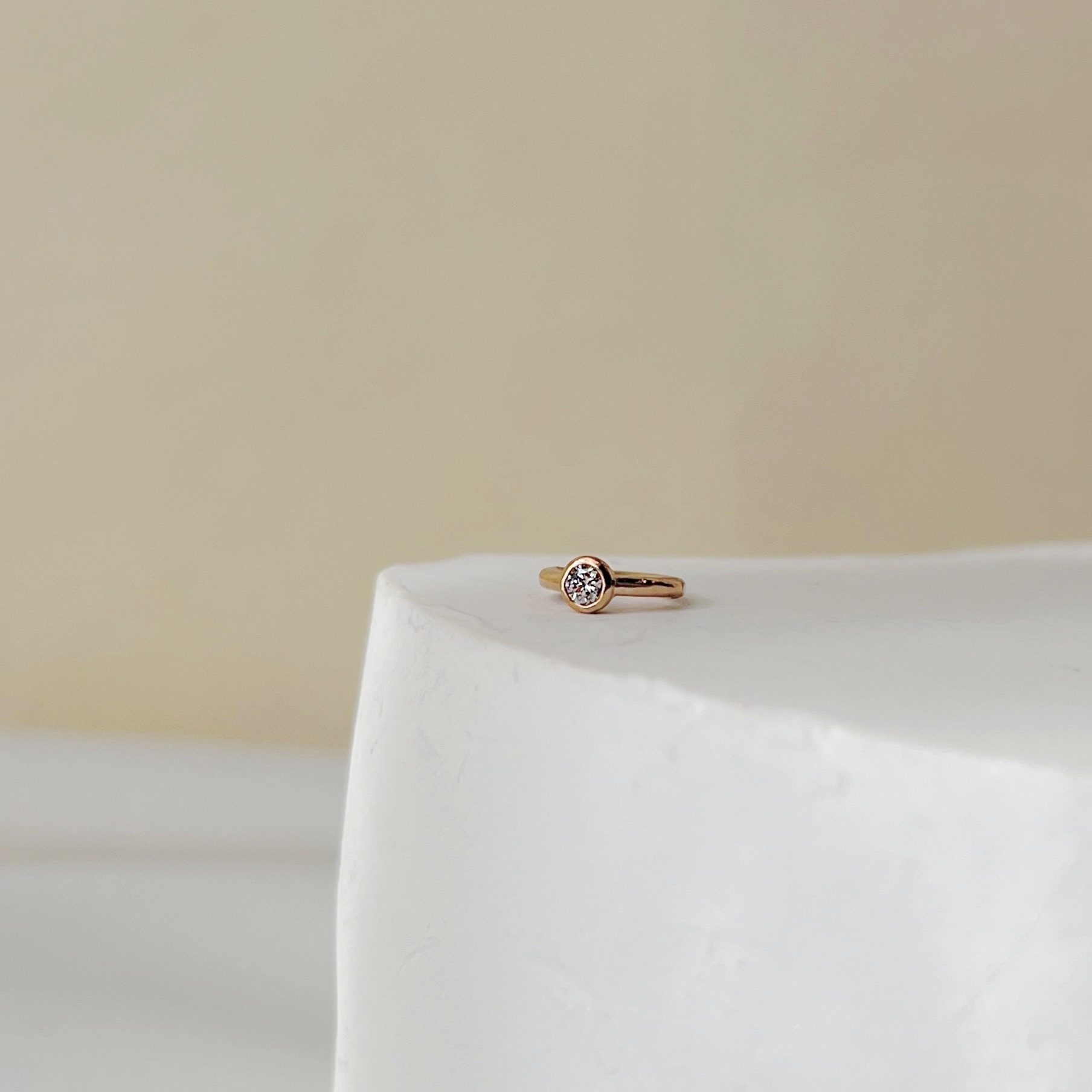 14K圓邊真鑽耳骨圈