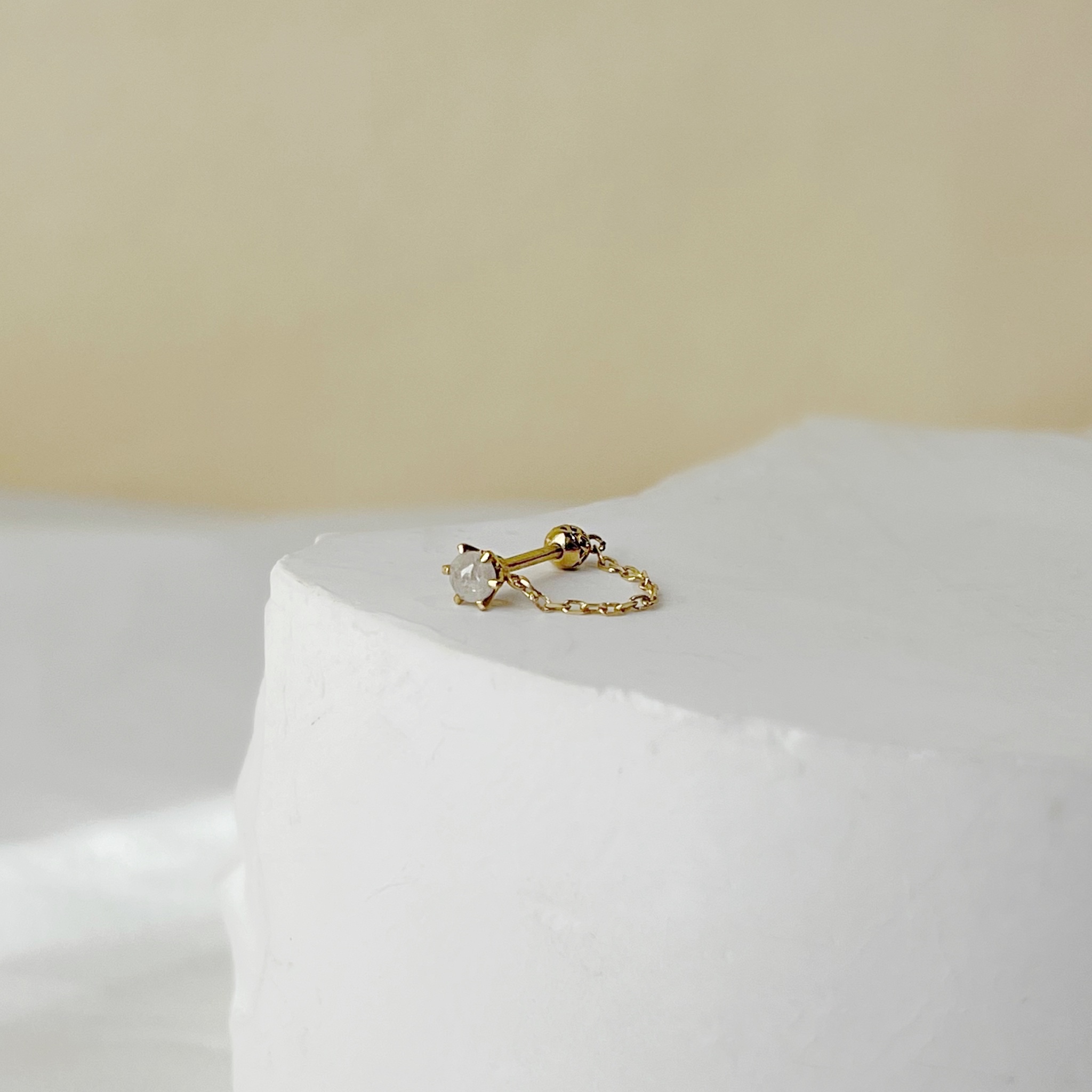 14K六爪灰鑽原礦簍空扣鏈式轉珠耳環