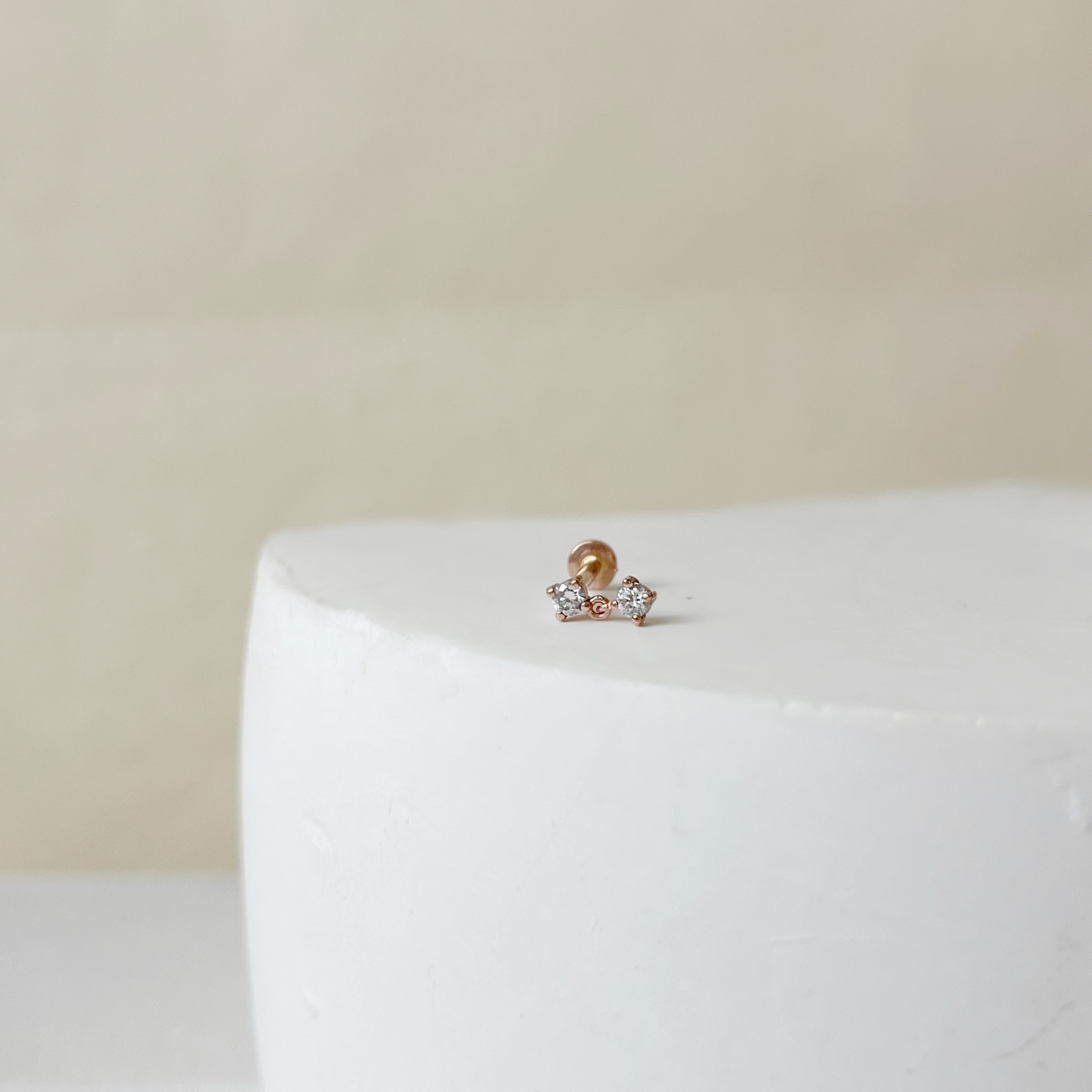 14K菱四爪雙真鑽stud耳環