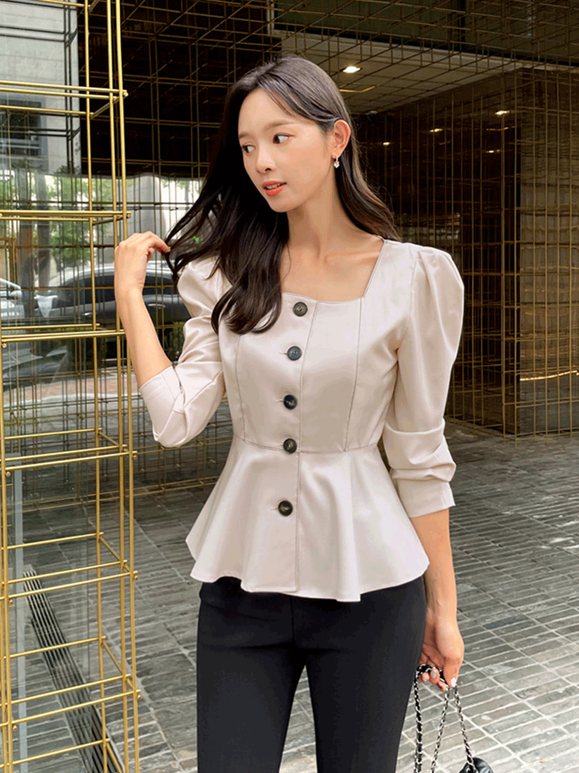 [現貨]方領縫線收腰襯衫 [ 2色 / Free ]