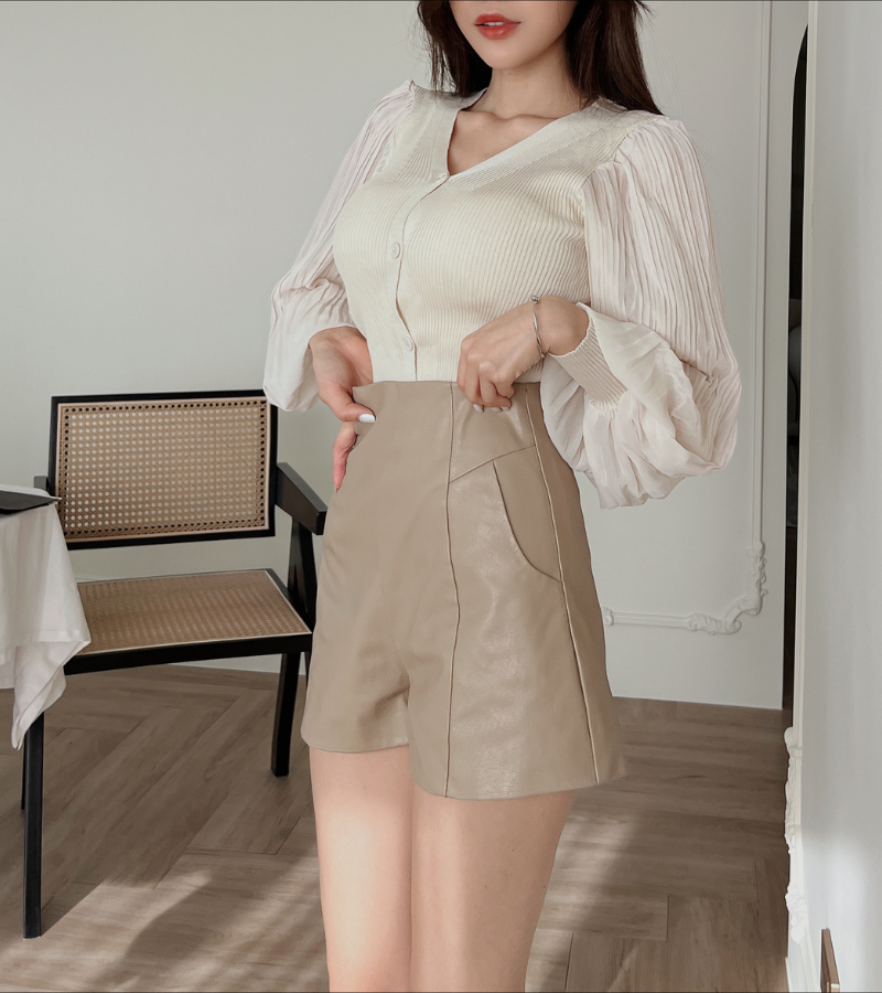 DOMISS 氣質百搭A字高腰皮短褲 顯瘦皮褲 秋冬穿搭 皮短褲 高腰皮褲 (現貨)