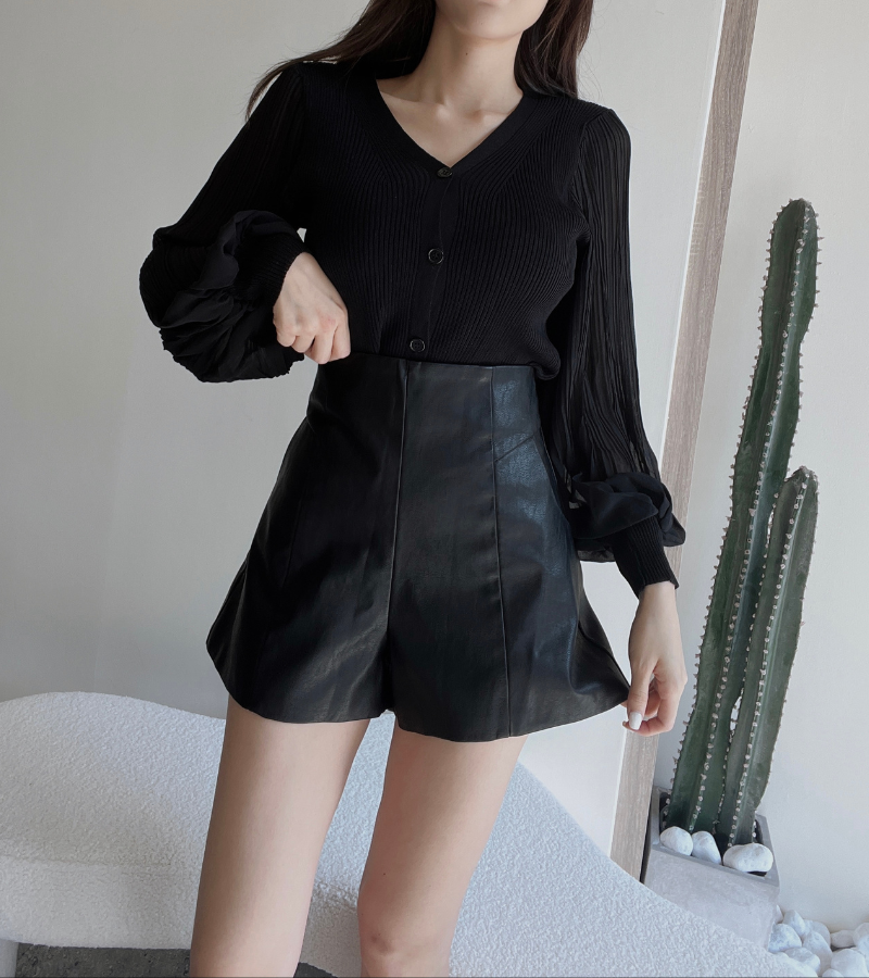 DOMISS 氣質百搭A字高腰皮短褲 顯瘦皮褲 秋冬穿搭 皮短褲 高腰皮褲 (現貨)