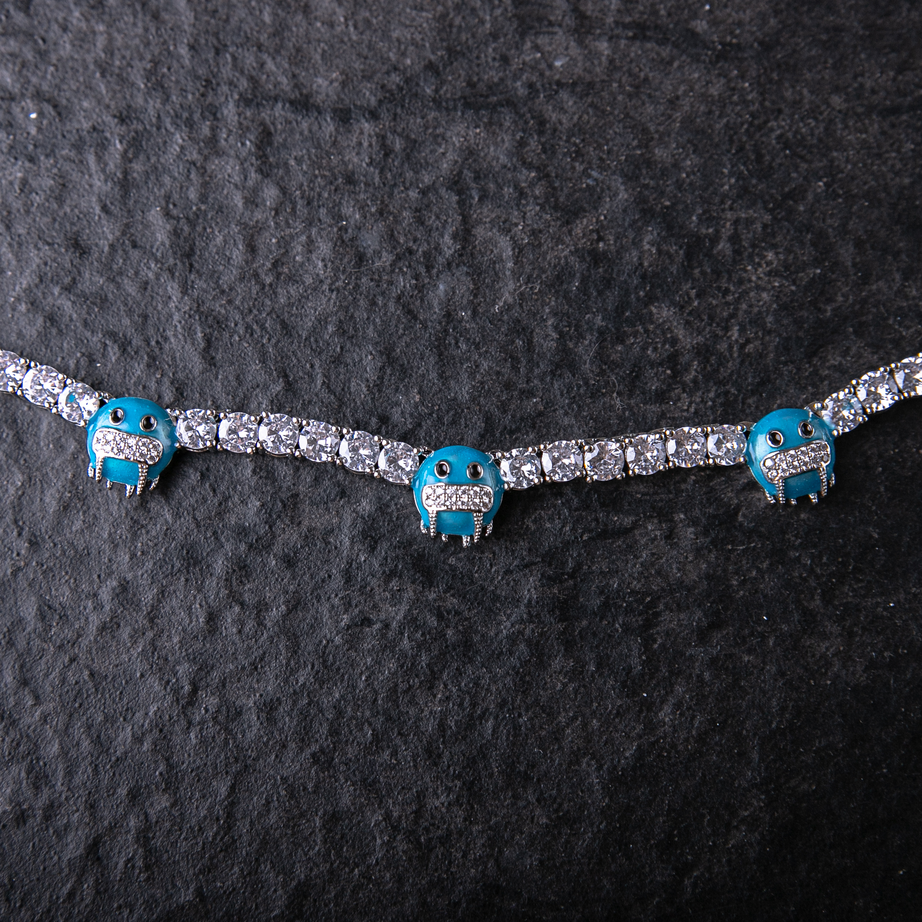 銀色5MM FROZEN EMOJI TENNIS項鍊l 18吋