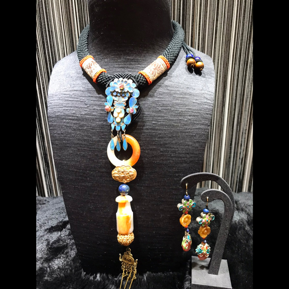 清朝緬甸紅翡環扣和紅翡煙嘴+鎏金如意