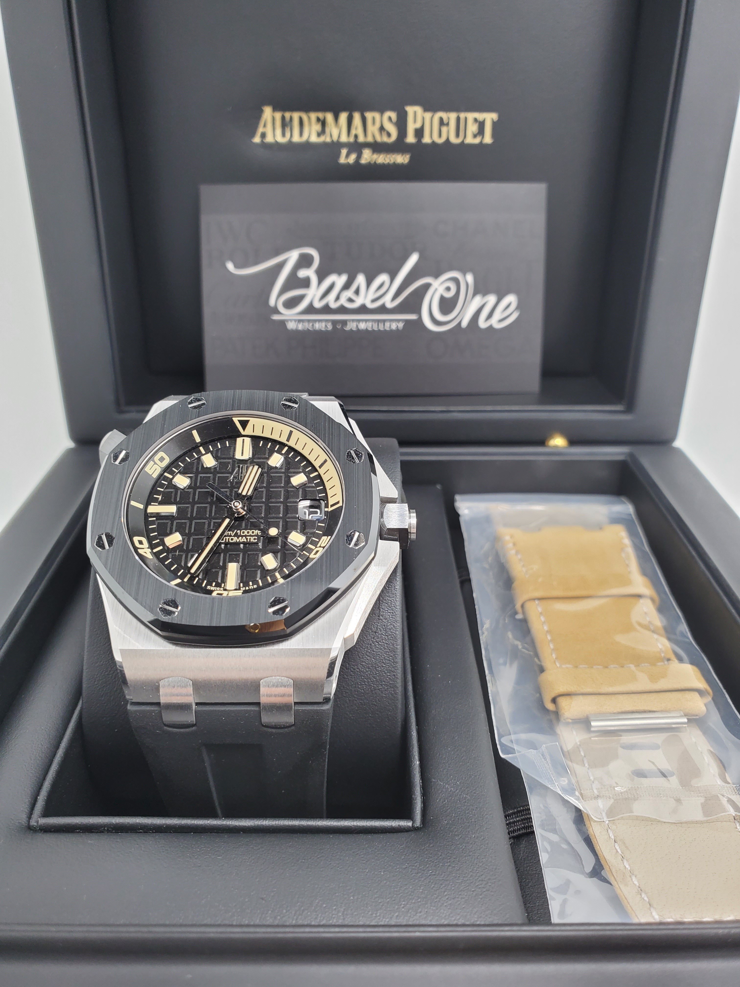 BRAND NEW AUDEMARS PIGUET 15720CN 15720 WHITE GOLD ROYAL OAK OFFSHORE DIVER 42MM LIMITED EDITION OF 300