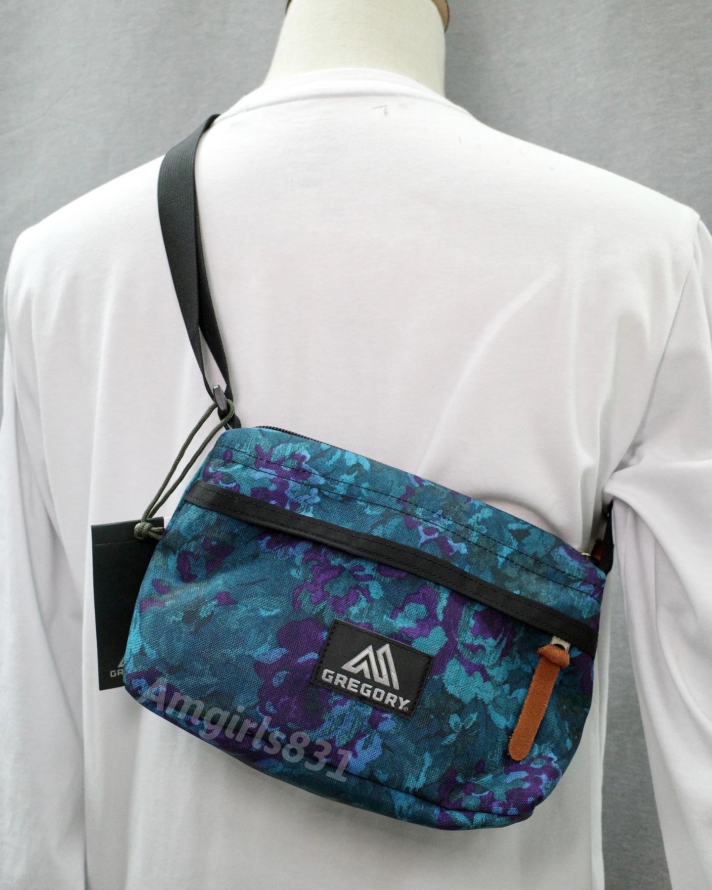 Gregory Envelope Shoulder blue tapestry