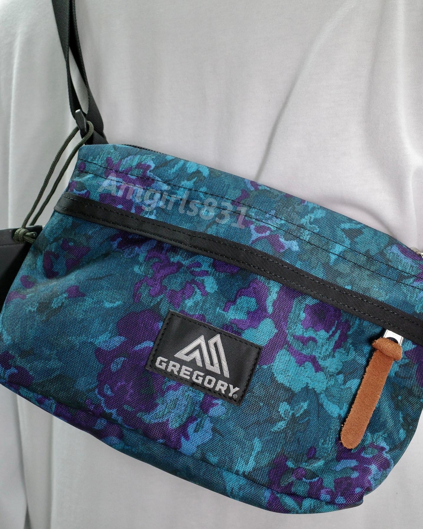 Gregory Envelope Shoulder blue tapestry