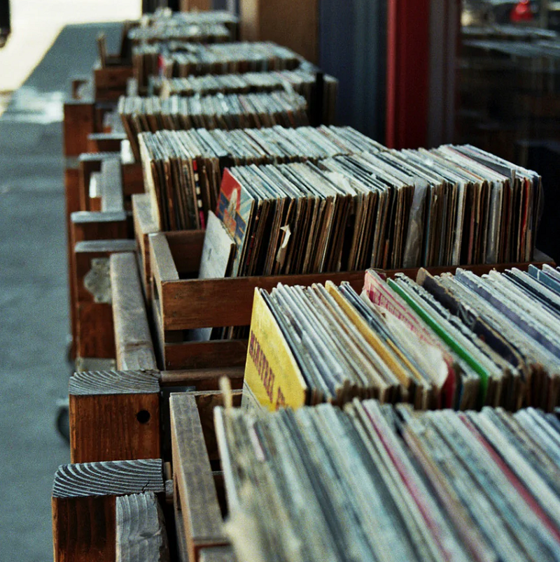 4 The Vinyl Store Rue des Dames 黑膠唱片店 香氛蠟燭 - Lola James Harper