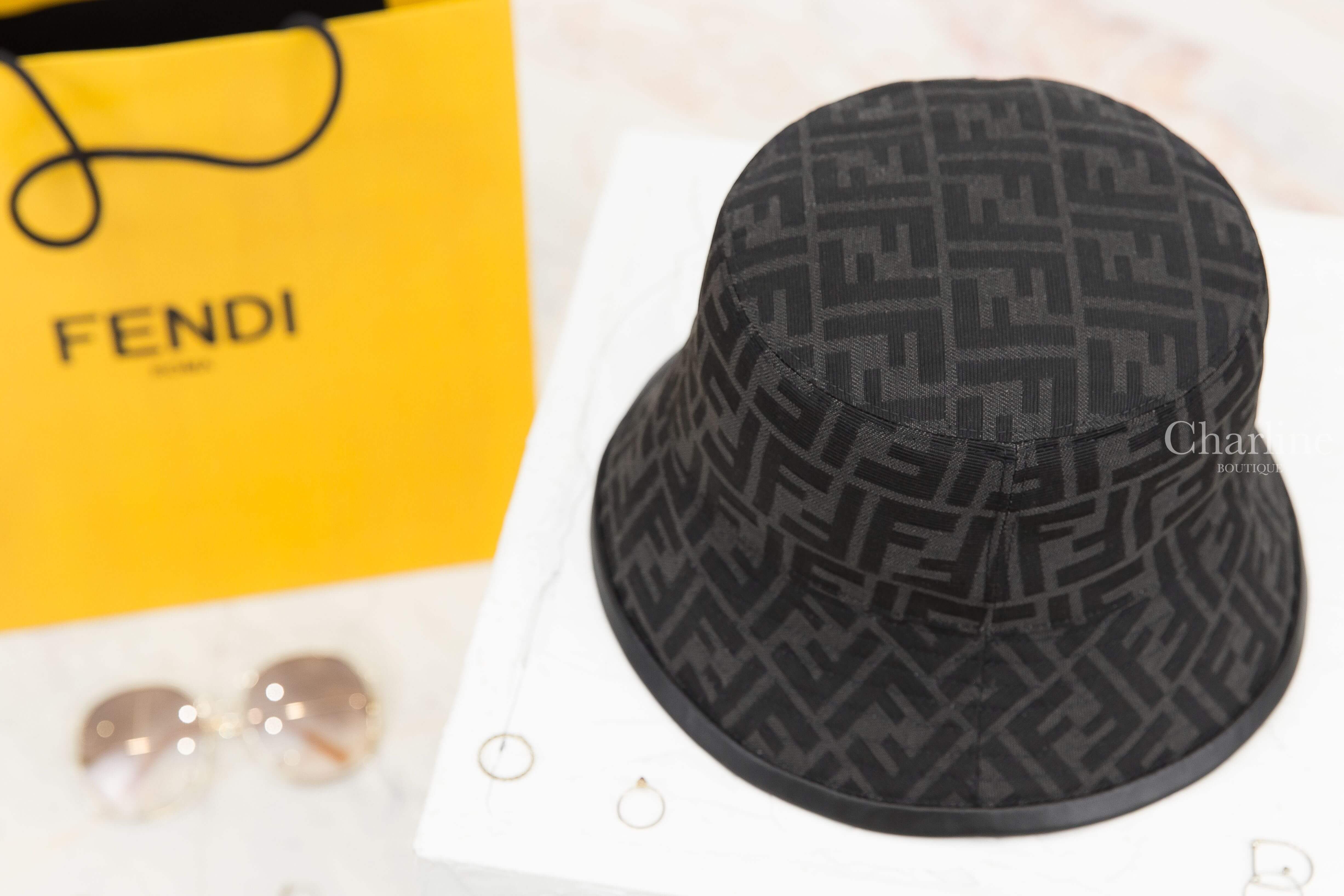 Fendi Hat 黑色FF老花字樣羊皮滾邊棉質漁夫帽-Charline Boutique 精品代購