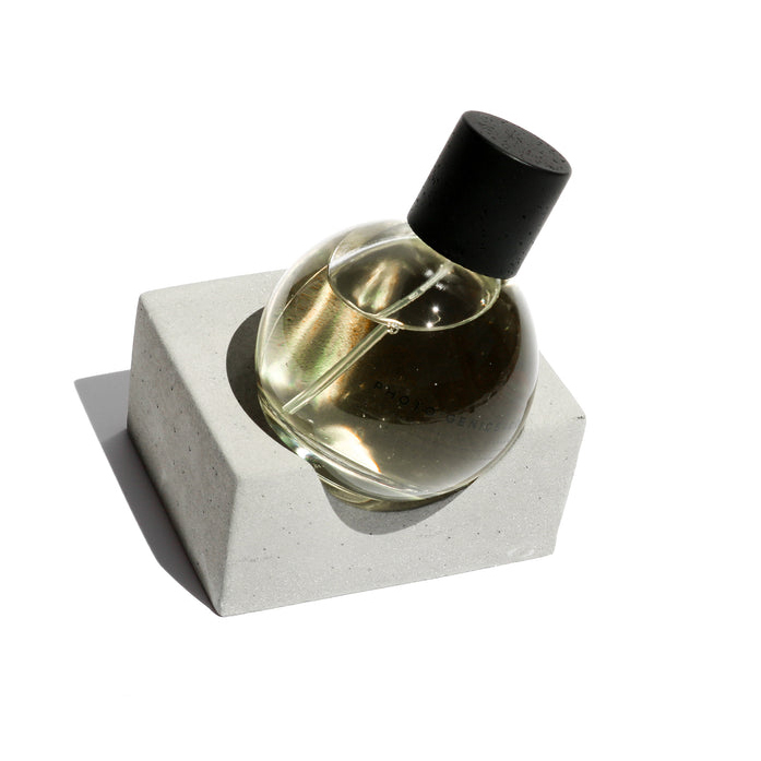 NO.3 SATIVA  苜蓿 香水 - Photogenics+Co.