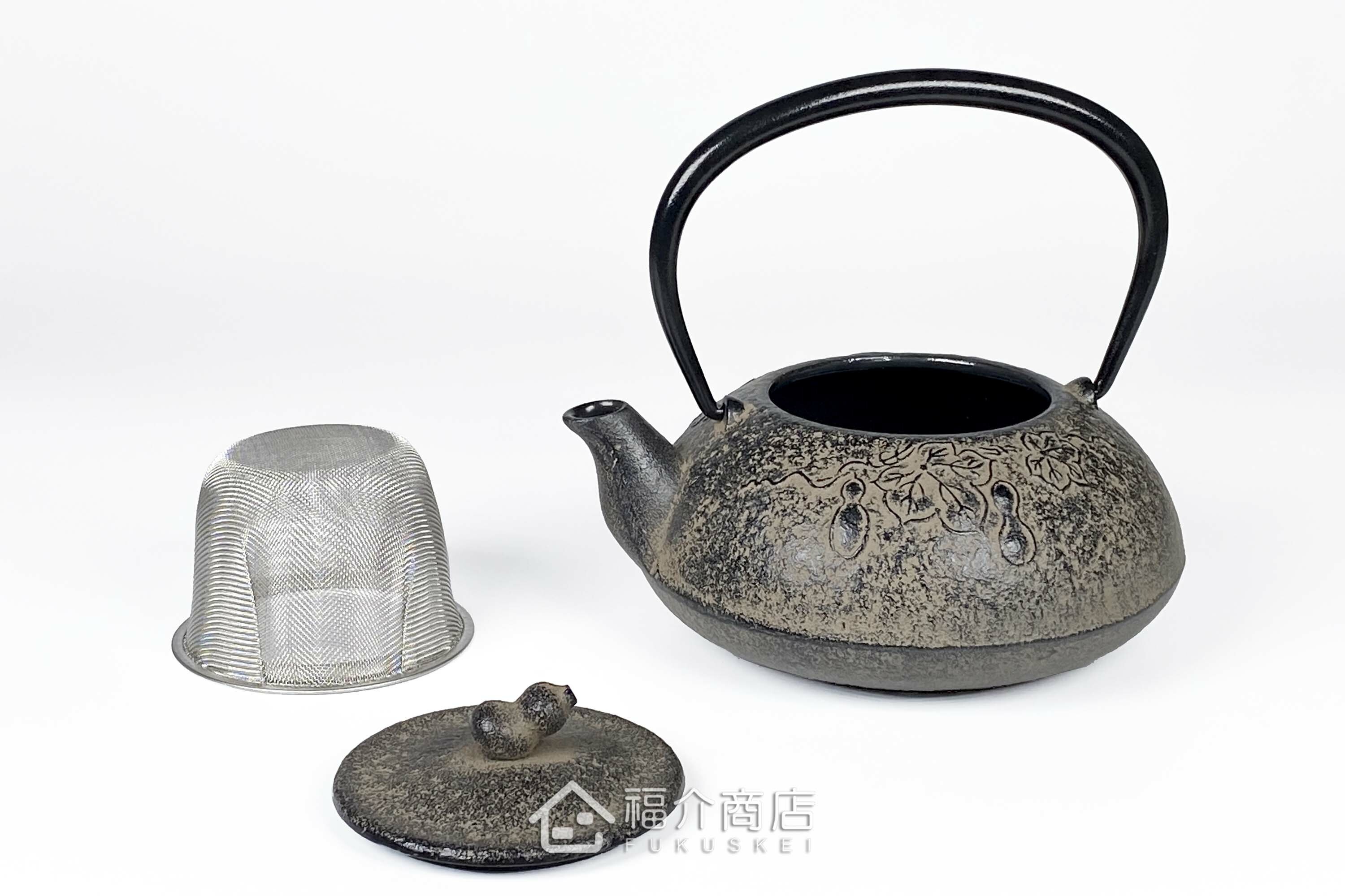 黑色的泡茶煮水鐵壺