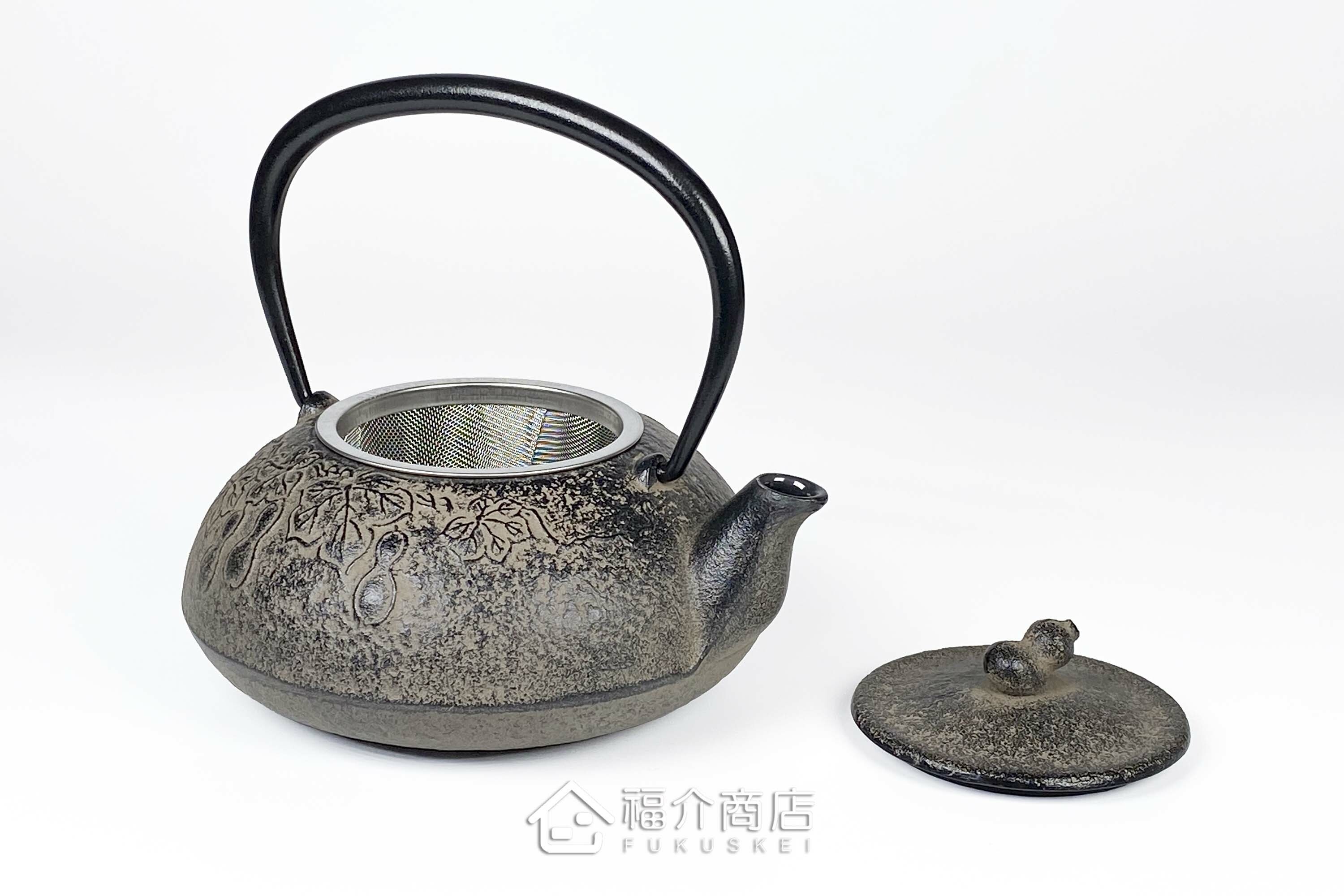 黑色的泡茶煮水鐵壺