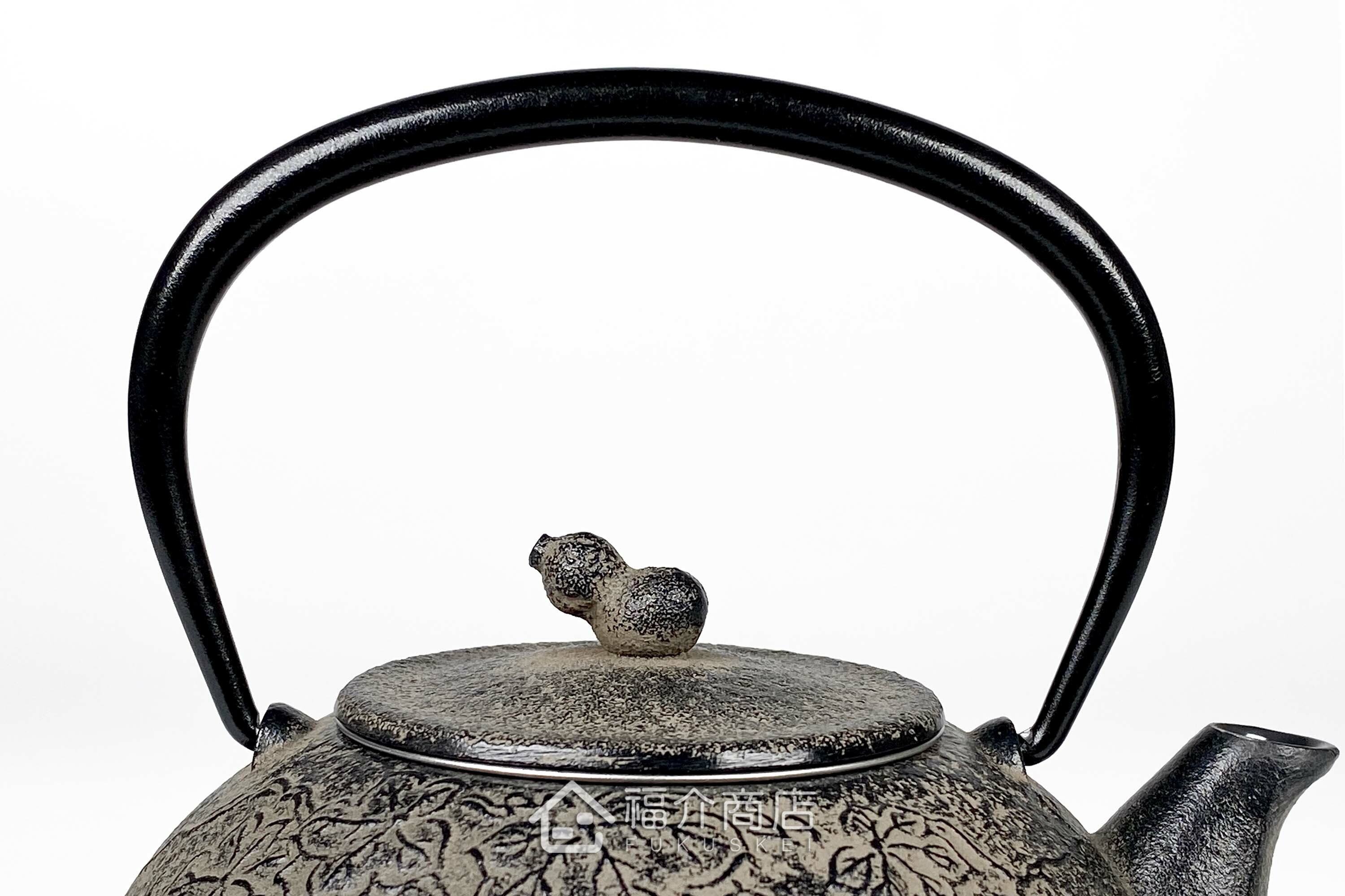 黑色的泡茶煮水鐵壺