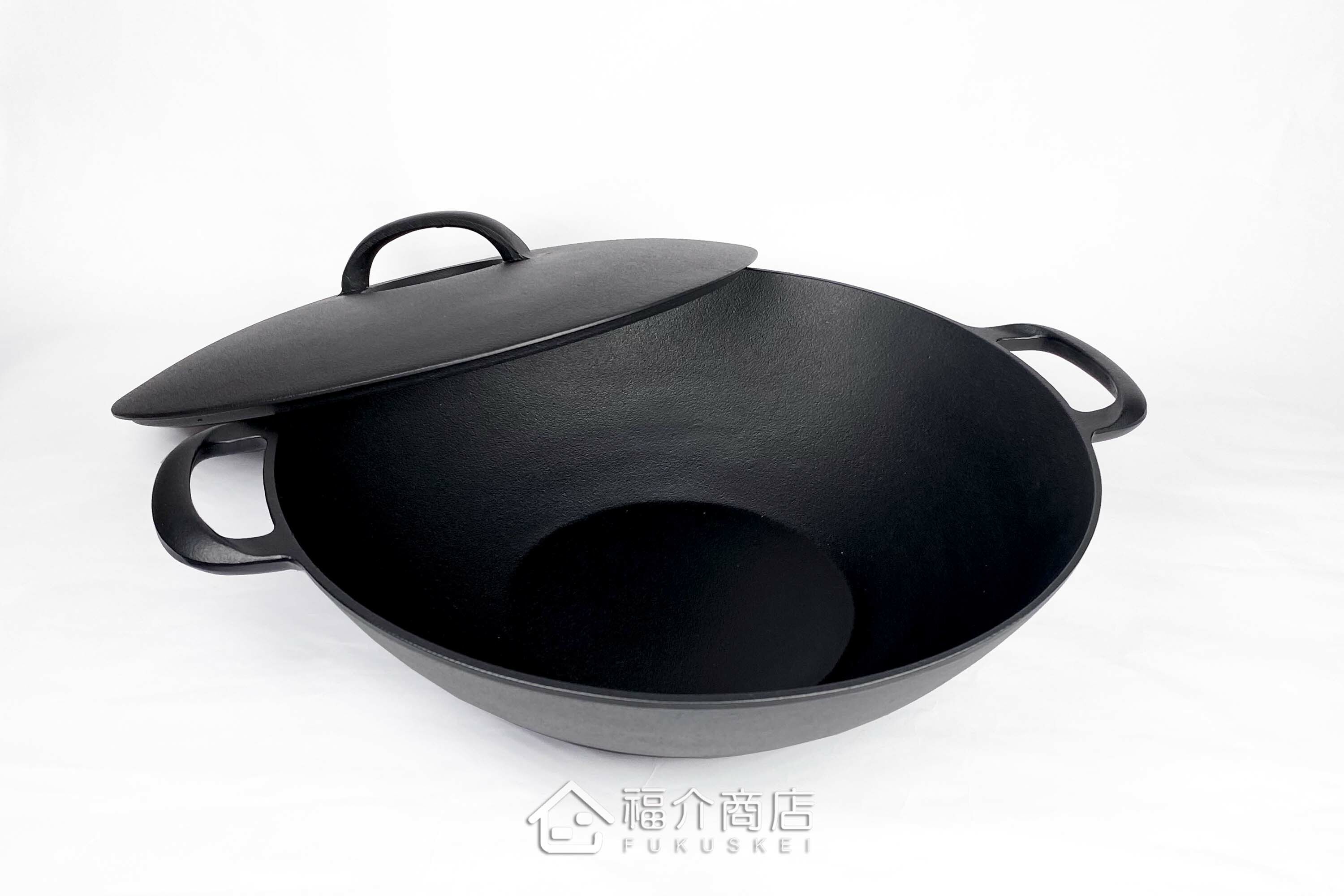 黑色鑄鐵製的中華炒鍋