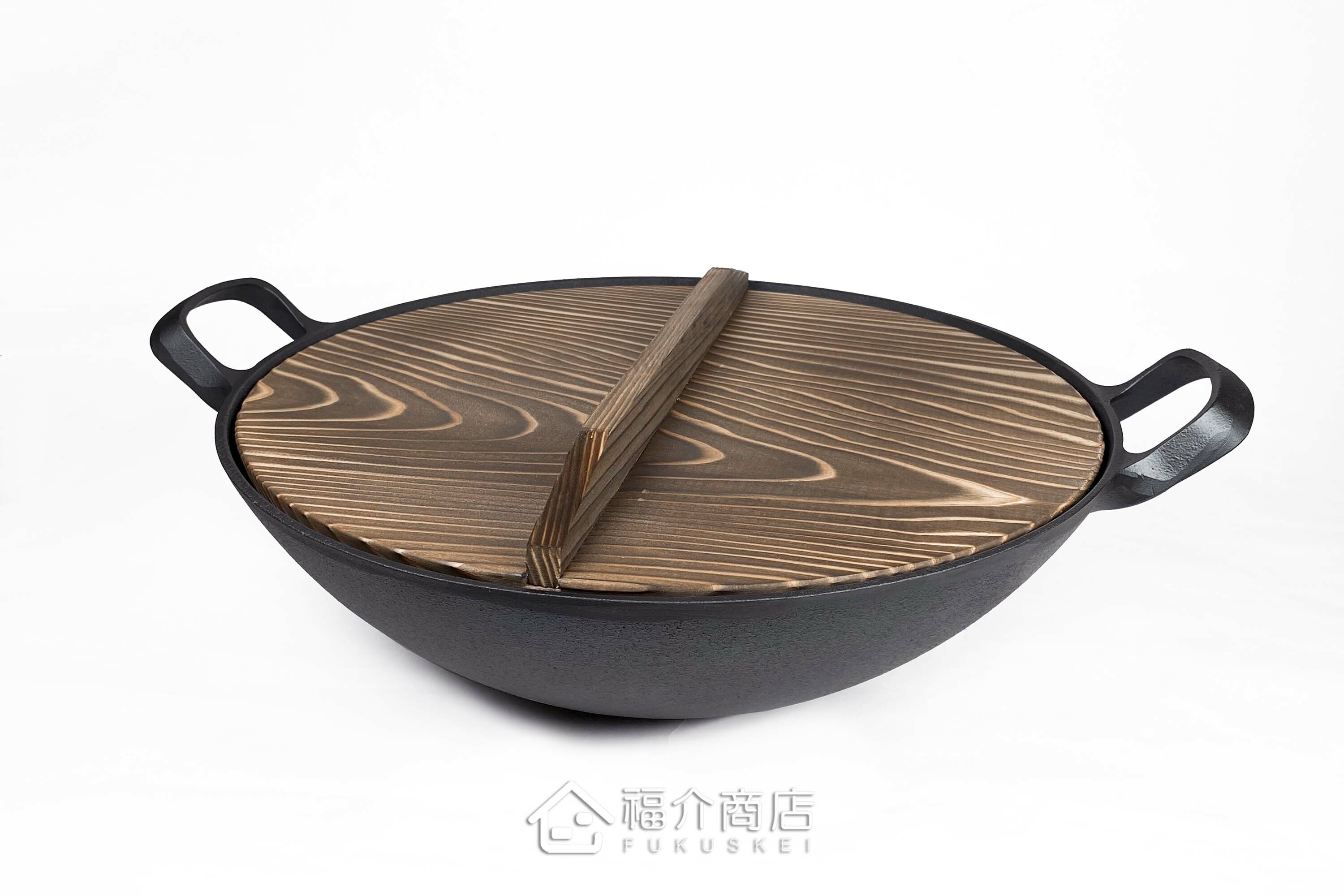 黑色鑄鐵製的中華炒鍋