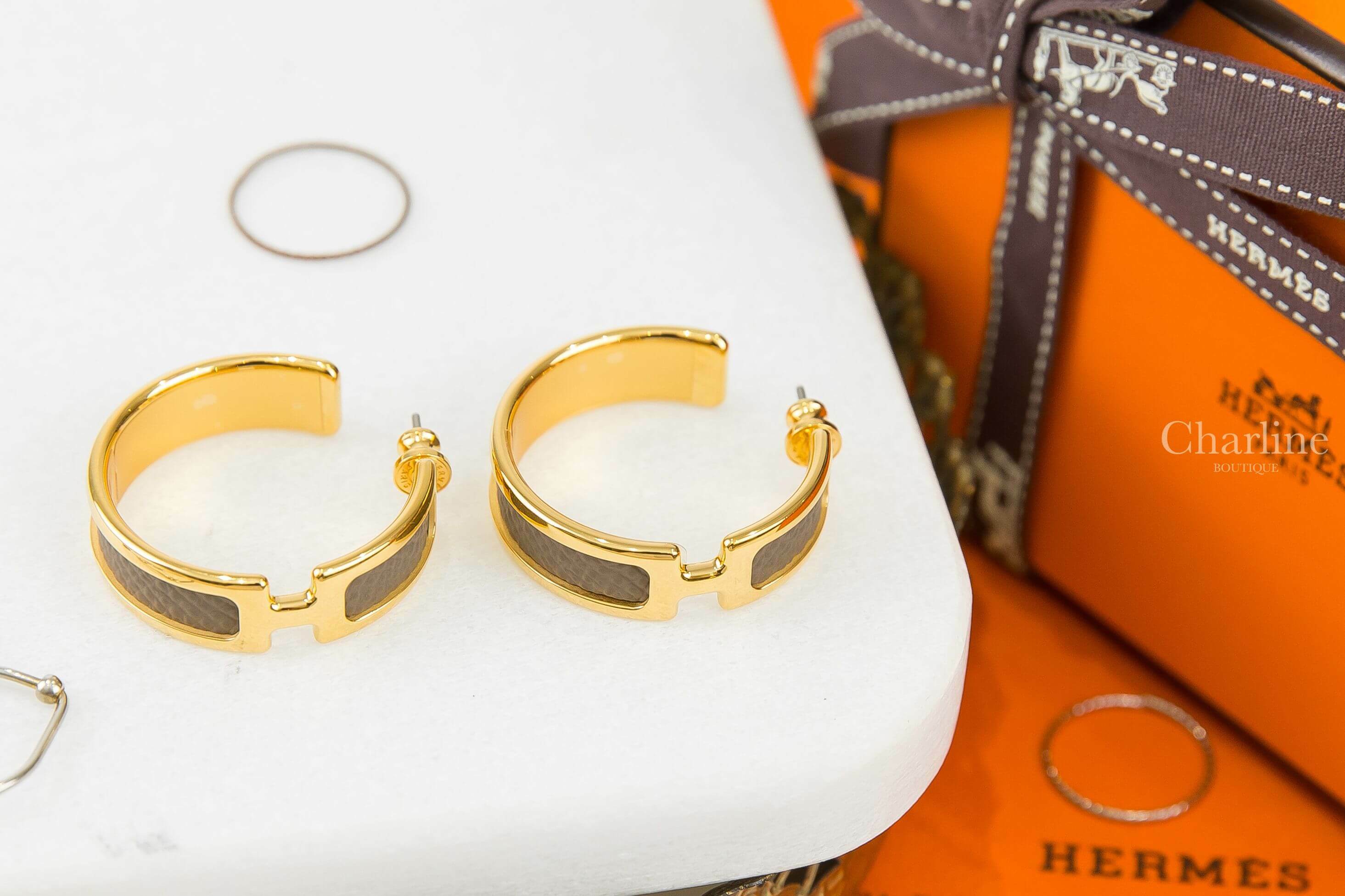 Hermès Olympe Earrings 大象灰小牛皮金色H圓圈耳環