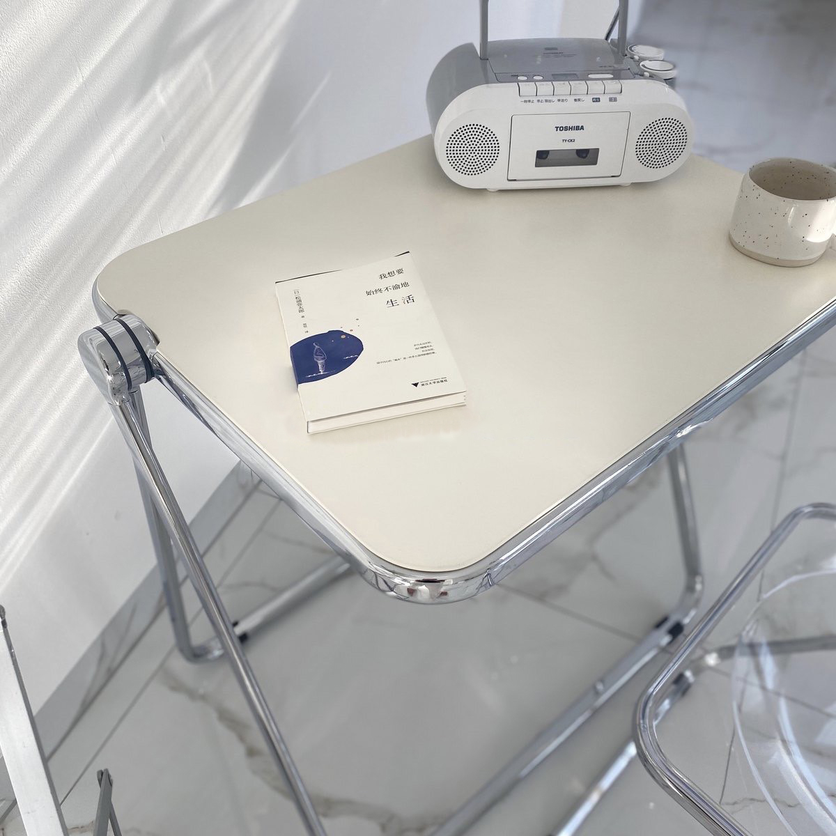 雲朵白金屬滾邊折疊桌小邊桌