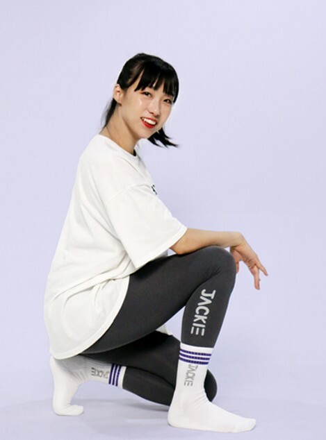 JACKIE紫色字母襪